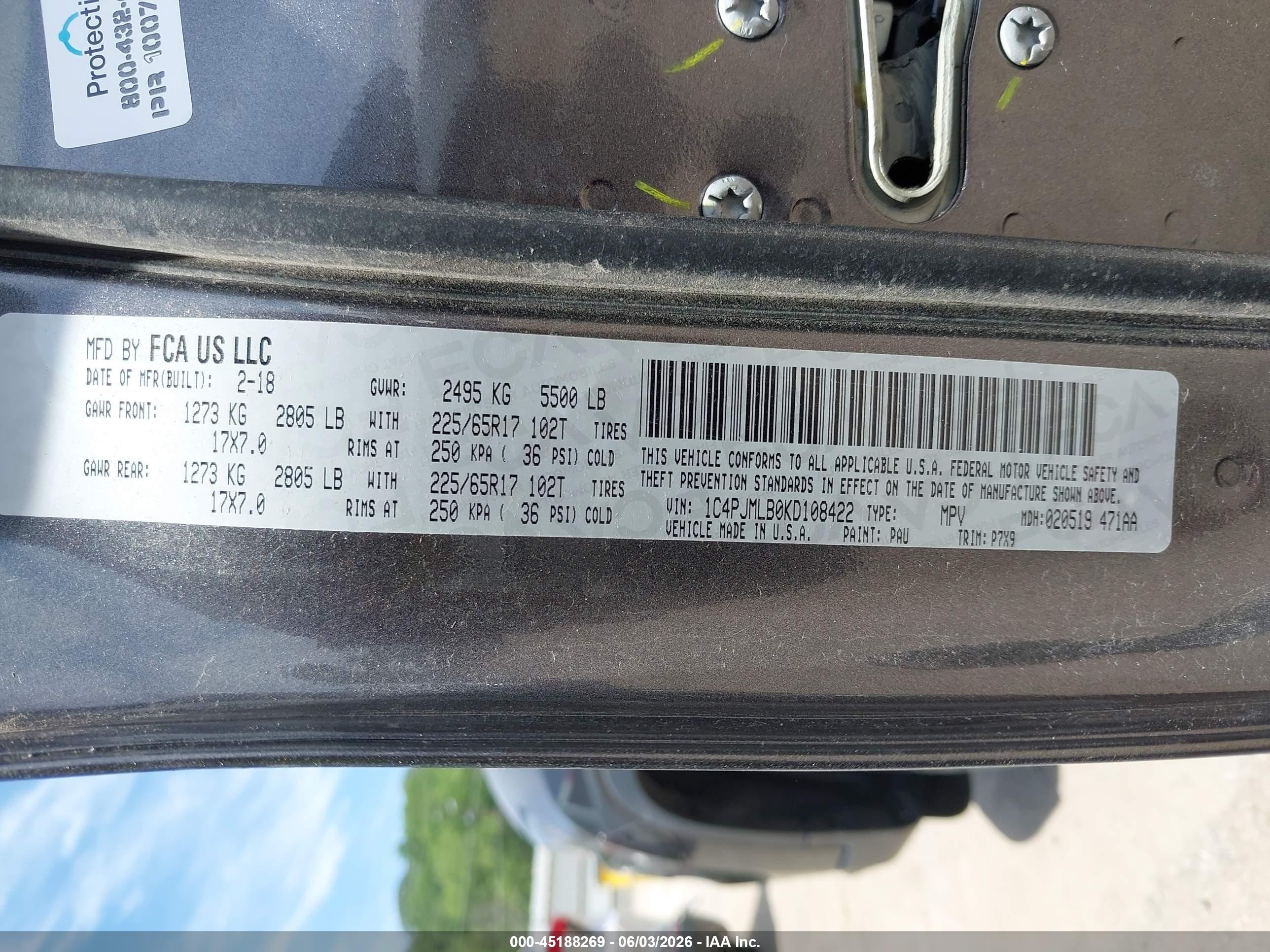 2019 Jeep Cherokee Latitude Plus 4x4 Gray vin: 1C4PJMLB0KD108422