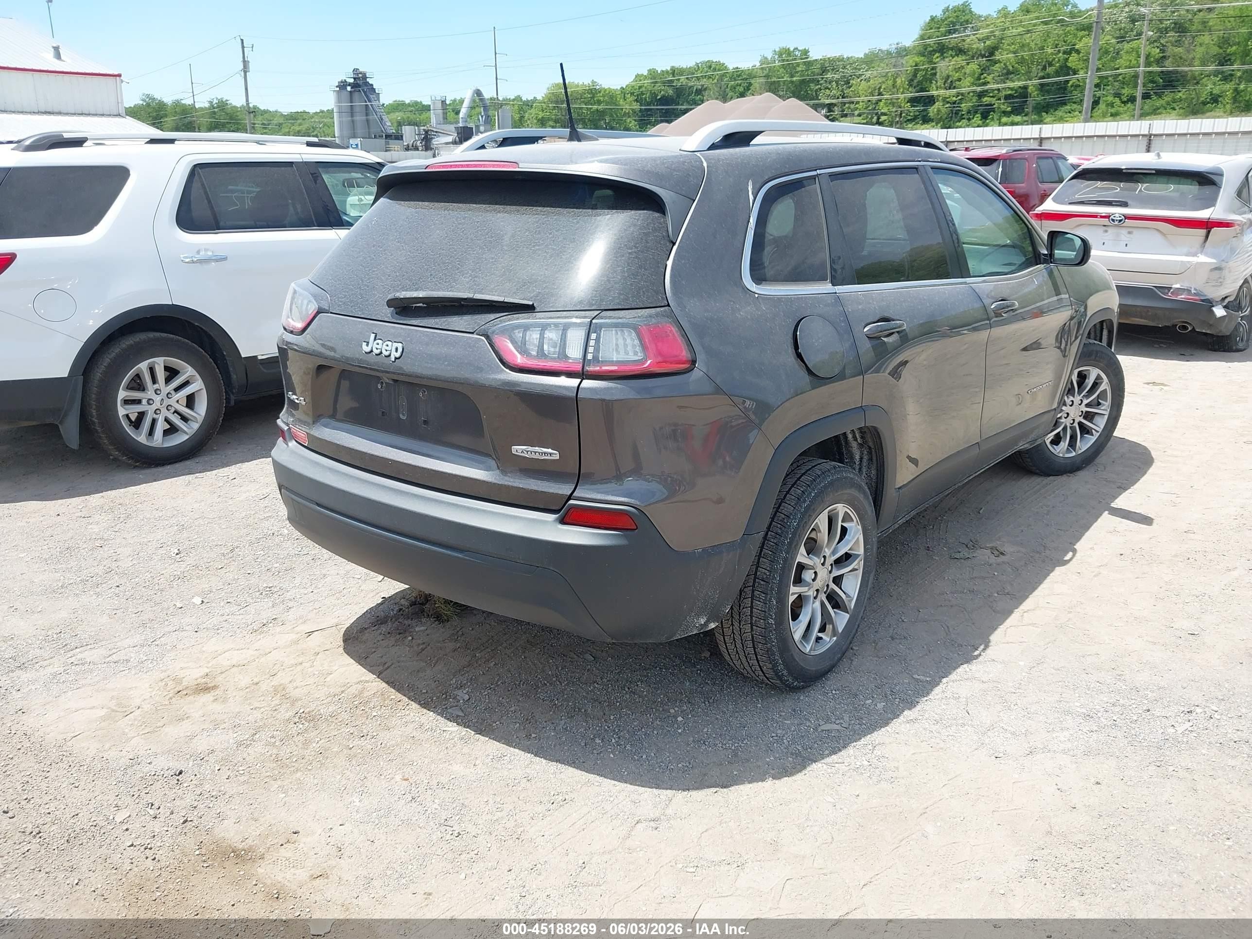2019 Jeep Cherokee Latitude Plus 4x4 Gray vin: 1C4PJMLB0KD108422