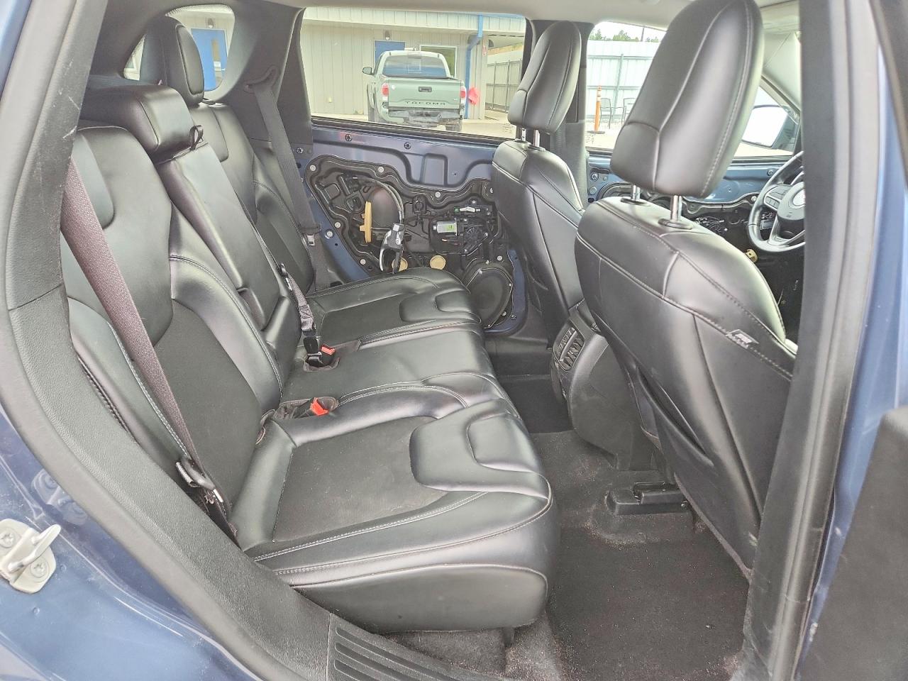 2021 Jeep Cherokee Latitude Plus Blue vin: 1C4PJMLB0MD110299