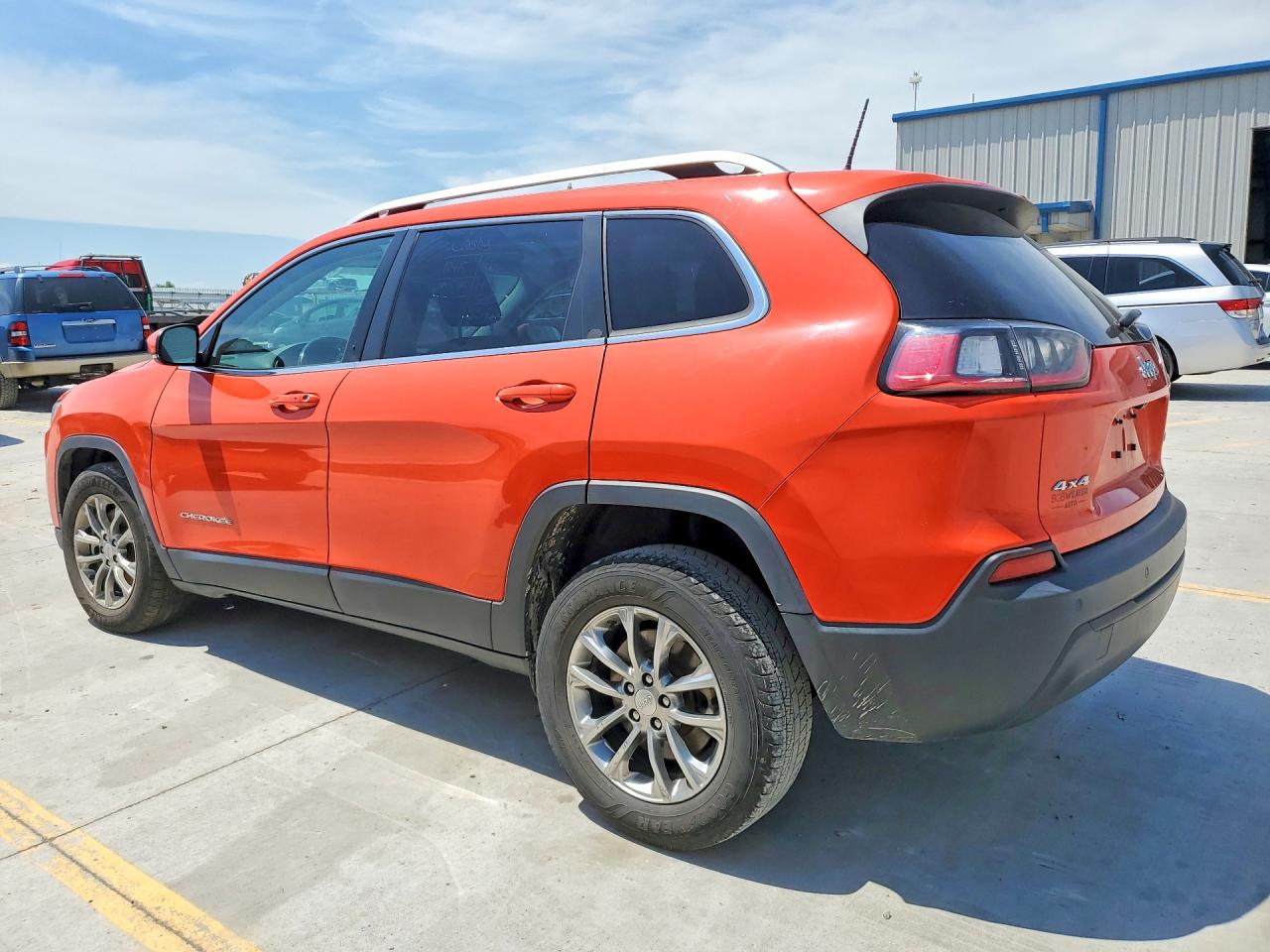 2021 Jeep Cherokee Latitude Plus Orange vin: 1C4PJMLB0MD114627