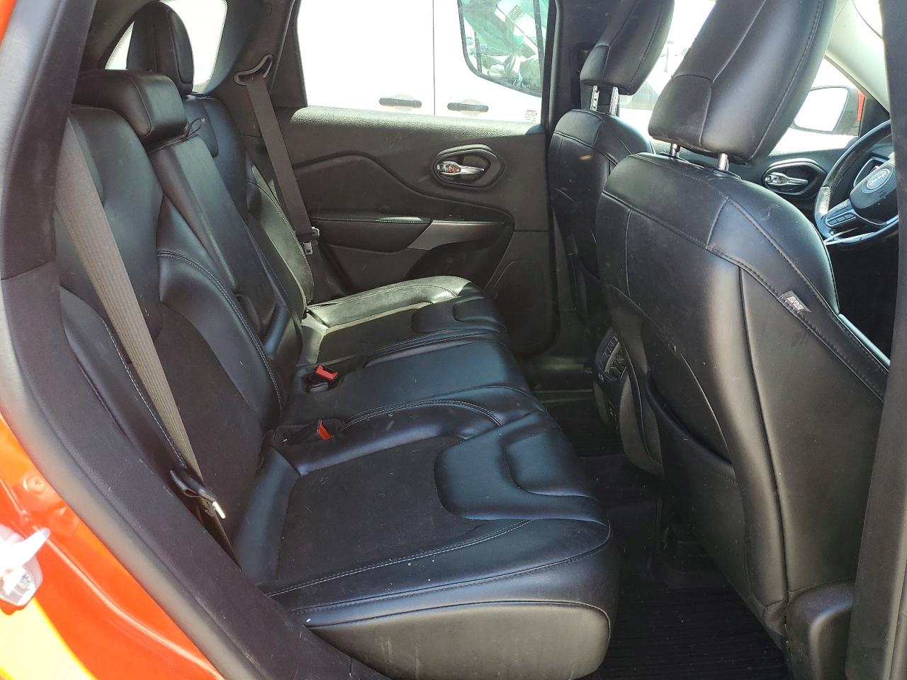 2021 Jeep Cherokee Latitude Plus Orange vin: 1C4PJMLB0MD114627