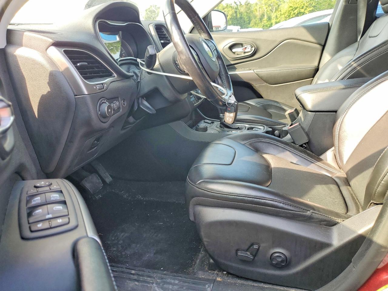 2020 Jeep Cherokee Latitude Plus Red vin: 1C4PJMLB1LD513867