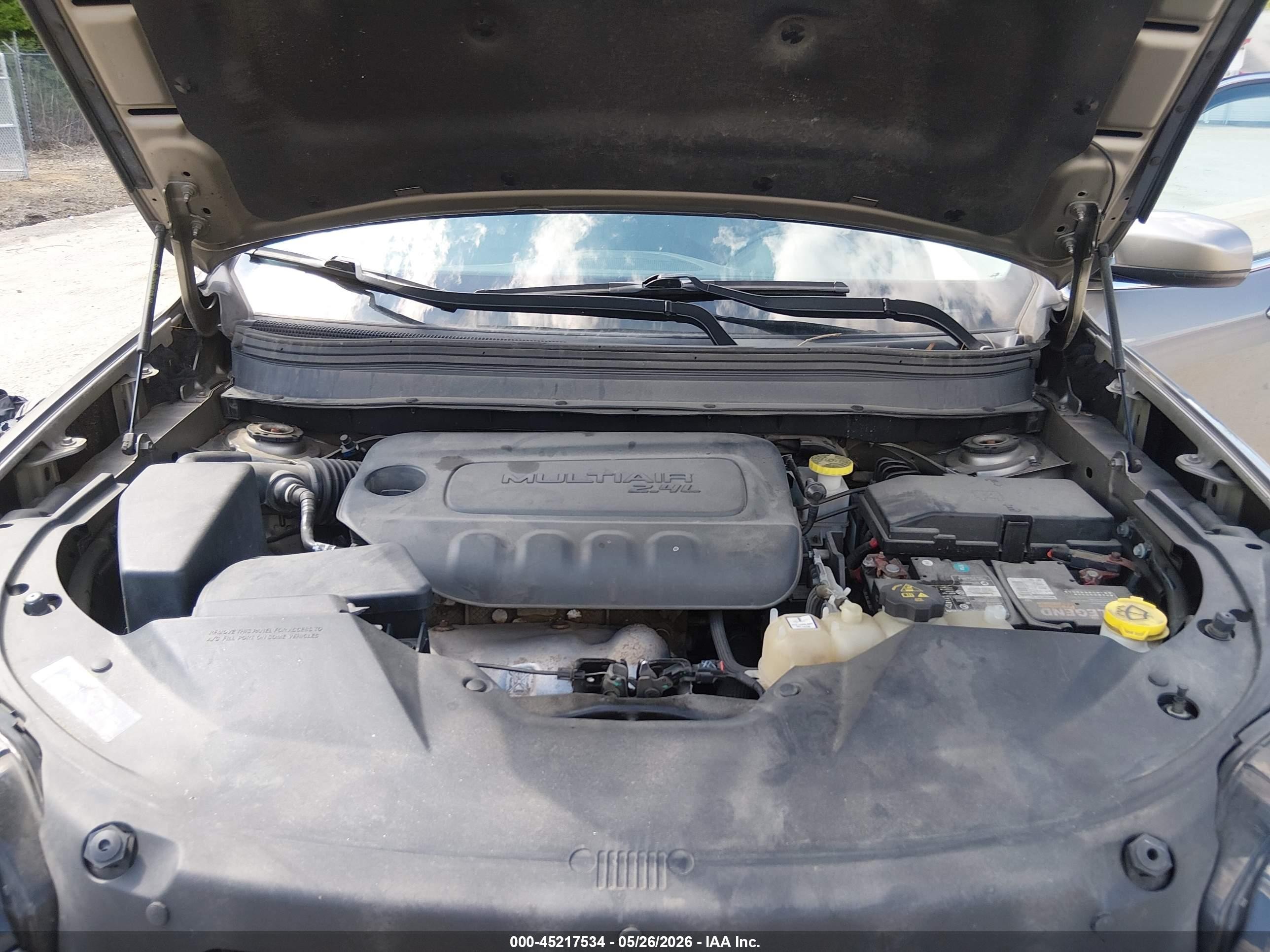 2019 Jeep Cherokee Latitude Plus 4x4 Gray vin: 1C4PJMLB2KD404929