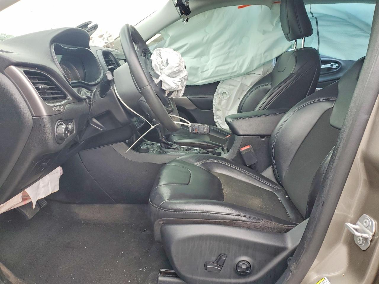 2020 Jeep Cherokee Latitude Plus Brown vin: 1C4PJMLB2LD618062
