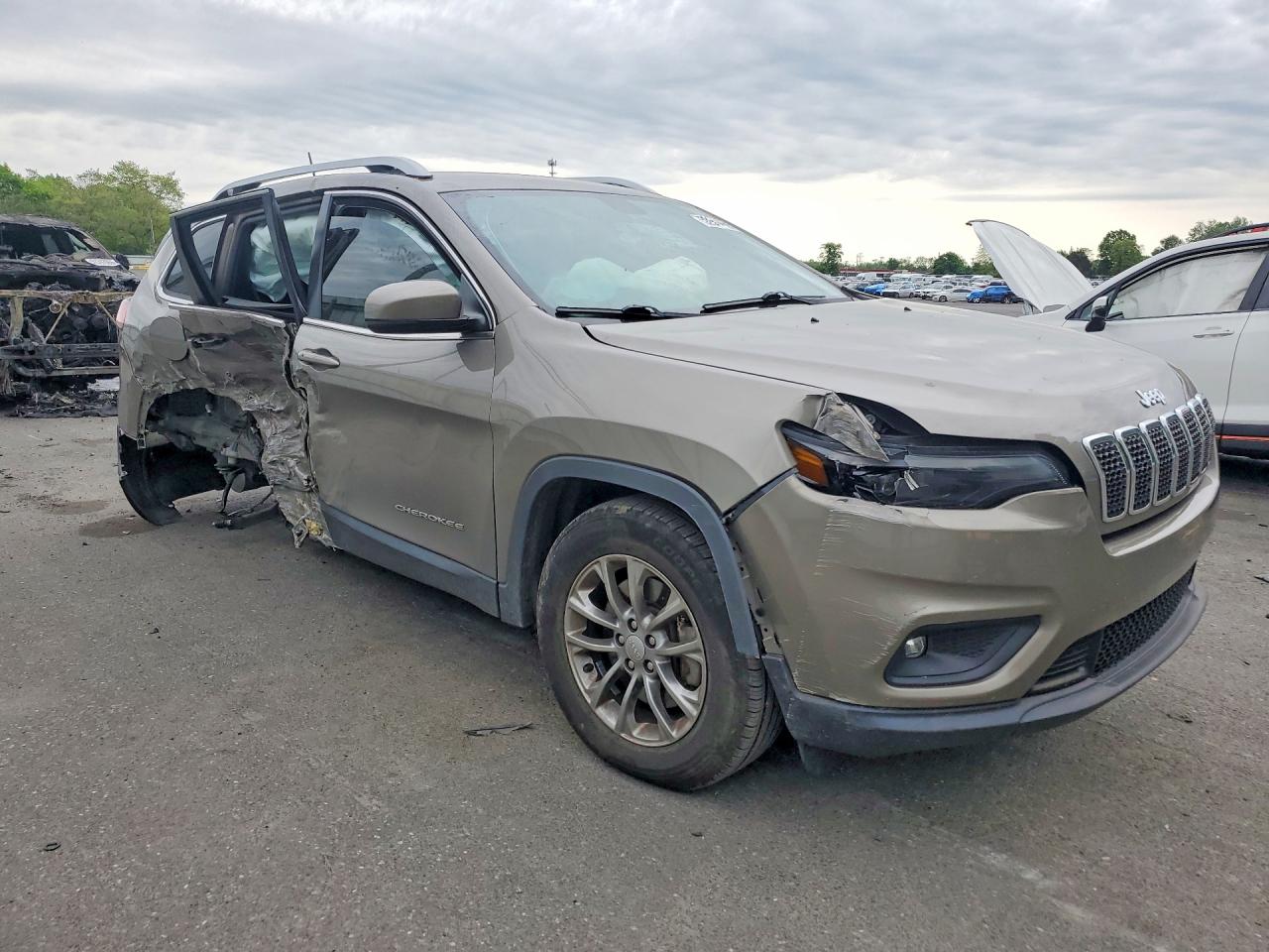 2020 Jeep Cherokee Latitude Plus Brown vin: 1C4PJMLB2LD618062