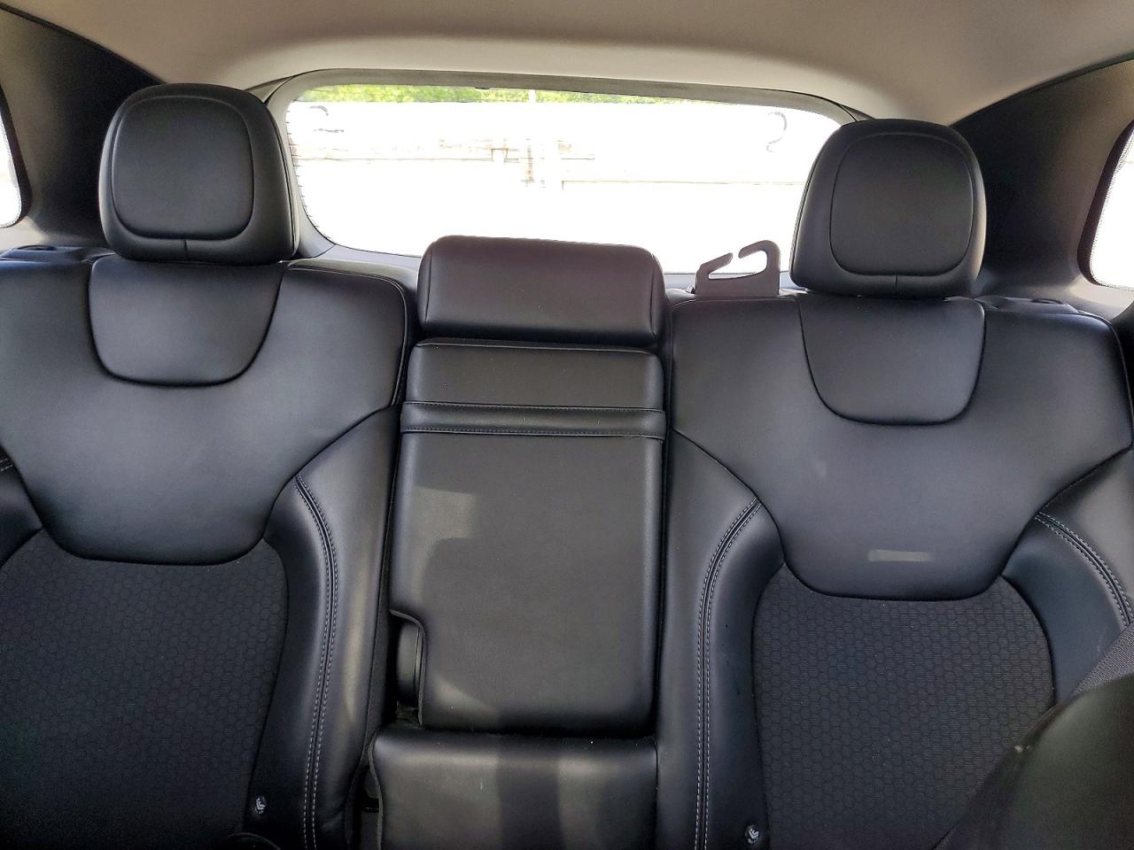 2019 Jeep Cherokee Latitude Plus Gray vin: 1C4PJMLB3KD192753