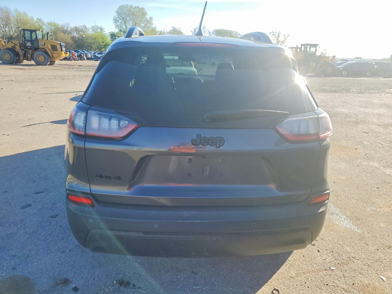 2019 Jeep Cherokee Latitude Plus Серый vin: 1C4PJMLB3KD490025