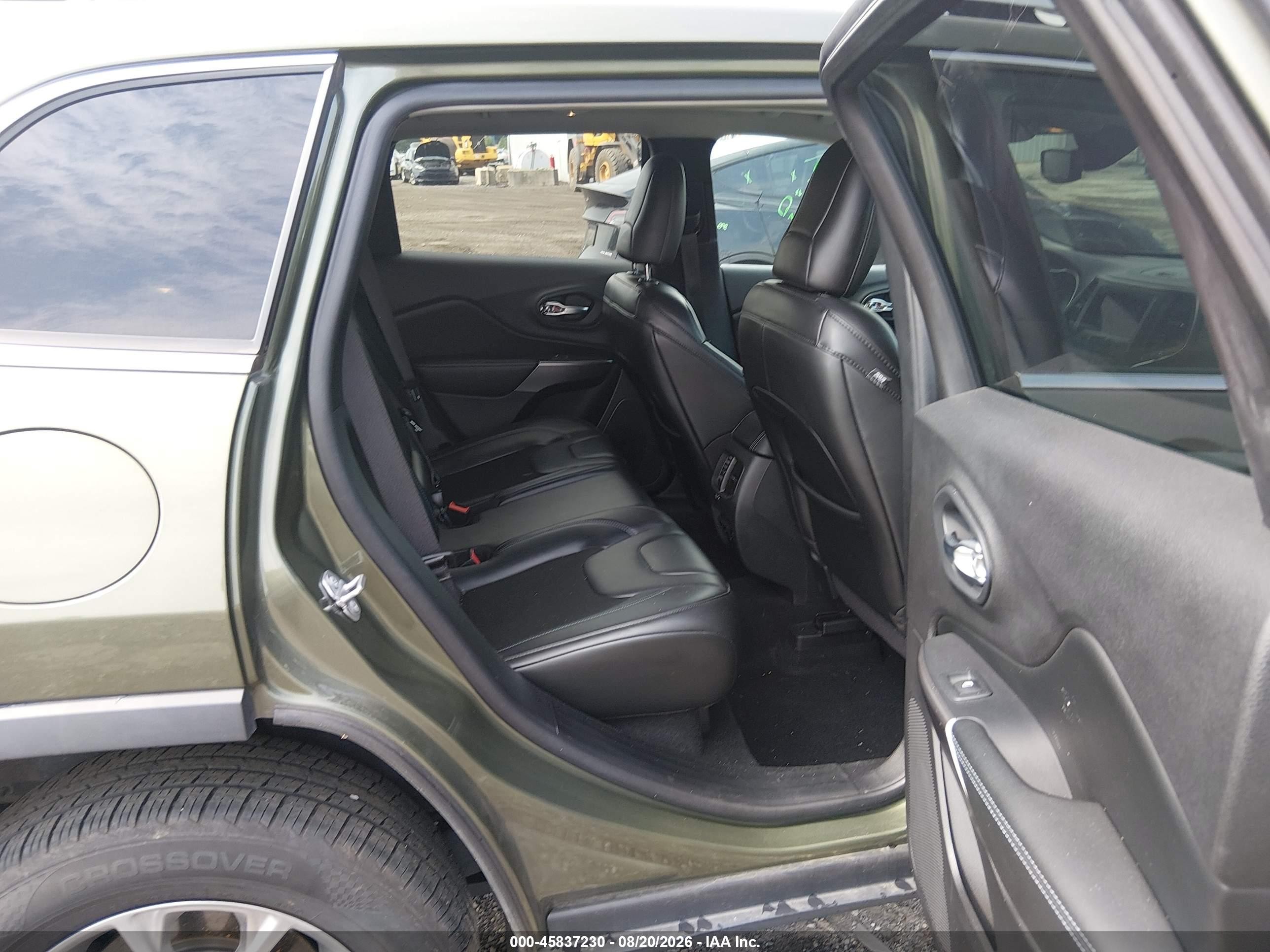2020 Jeep Cherokee Latitude Plus 4x4 Green vin: 1C4PJMLB3LD556963