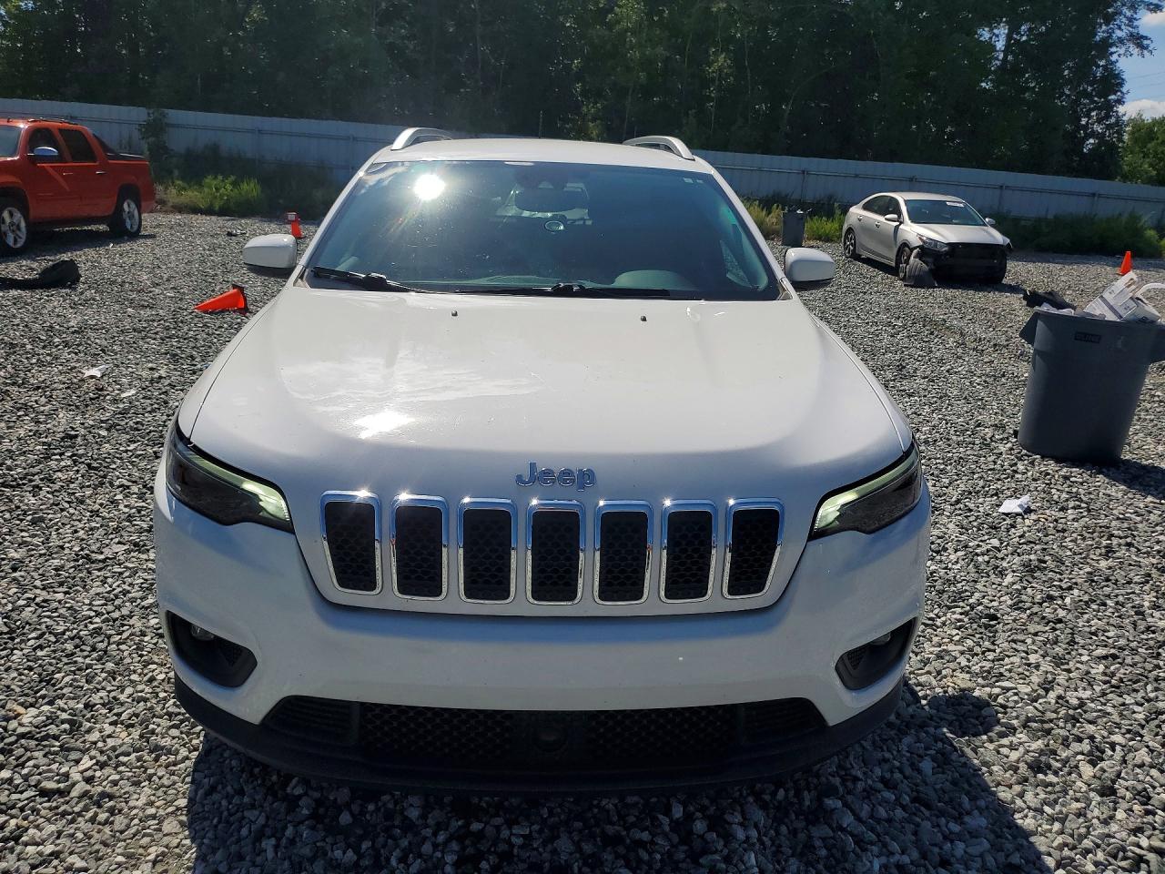 2021 Jeep Cherokee Latitude Plus Белый vin: 1C4PJMLB3MD118736