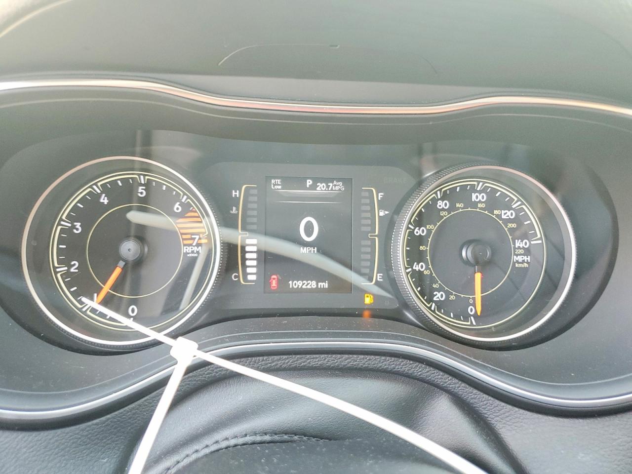 2021 Jeep Cherokee Latitude Plus Белый vin: 1C4PJMLB3MD118736