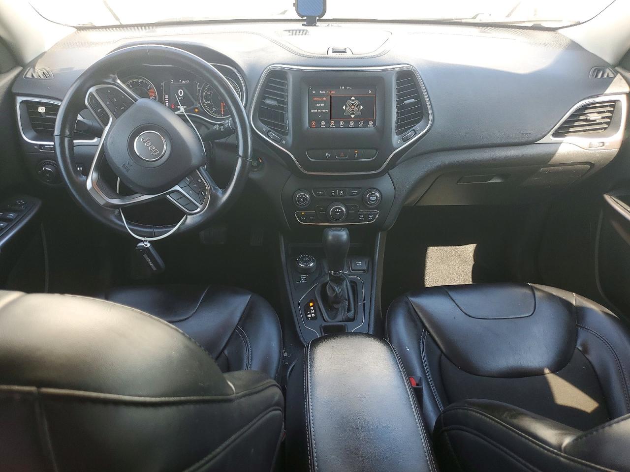 2021 Jeep Cherokee Latitude Plus Белый vin: 1C4PJMLB3MD118736