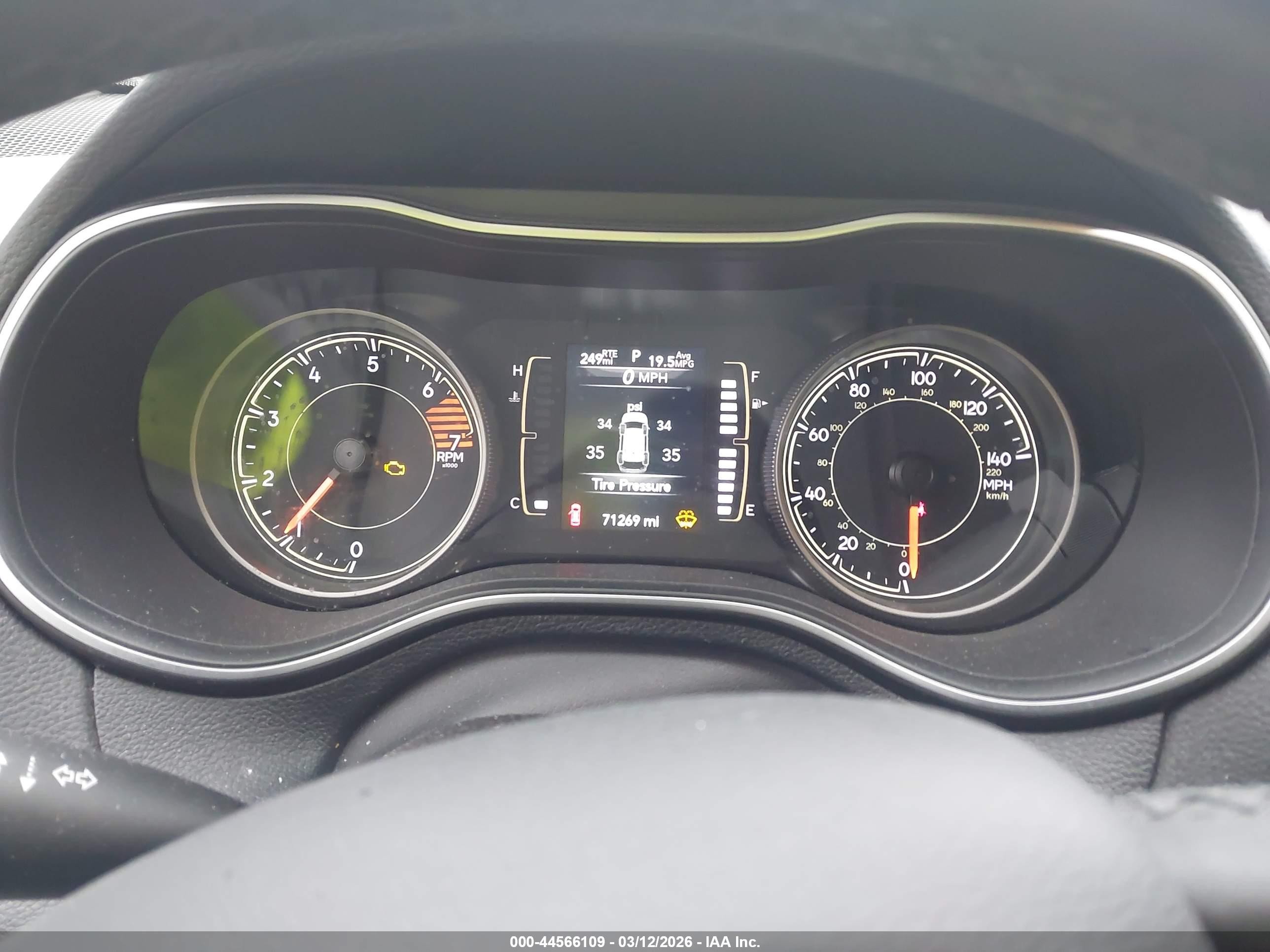 2019 Jeep Cherokee Latitude Plus 4x4 White vin: 1C4PJMLB4KD404527
