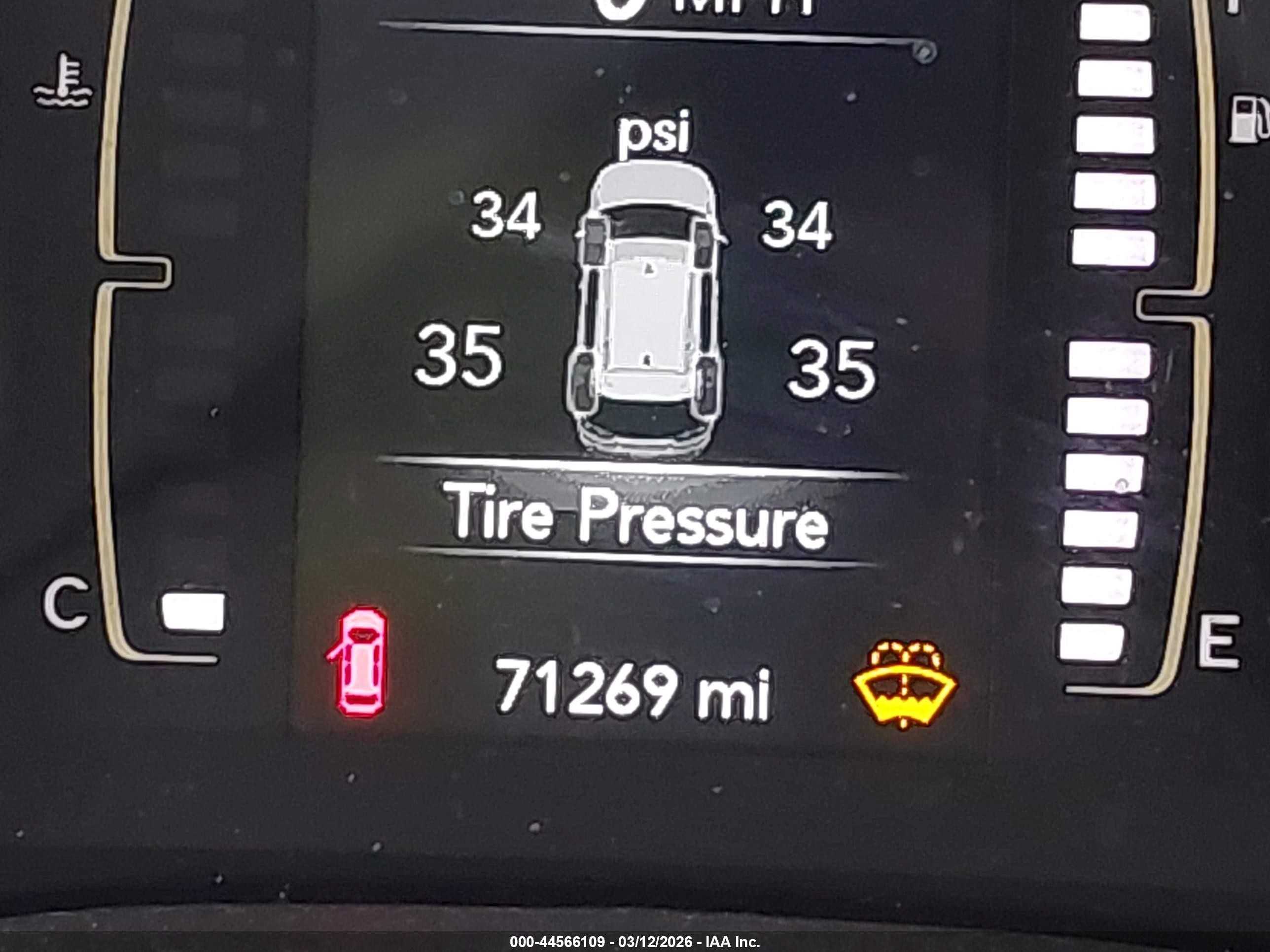 2019 Jeep Cherokee Latitude Plus 4x4 White vin: 1C4PJMLB4KD404527
