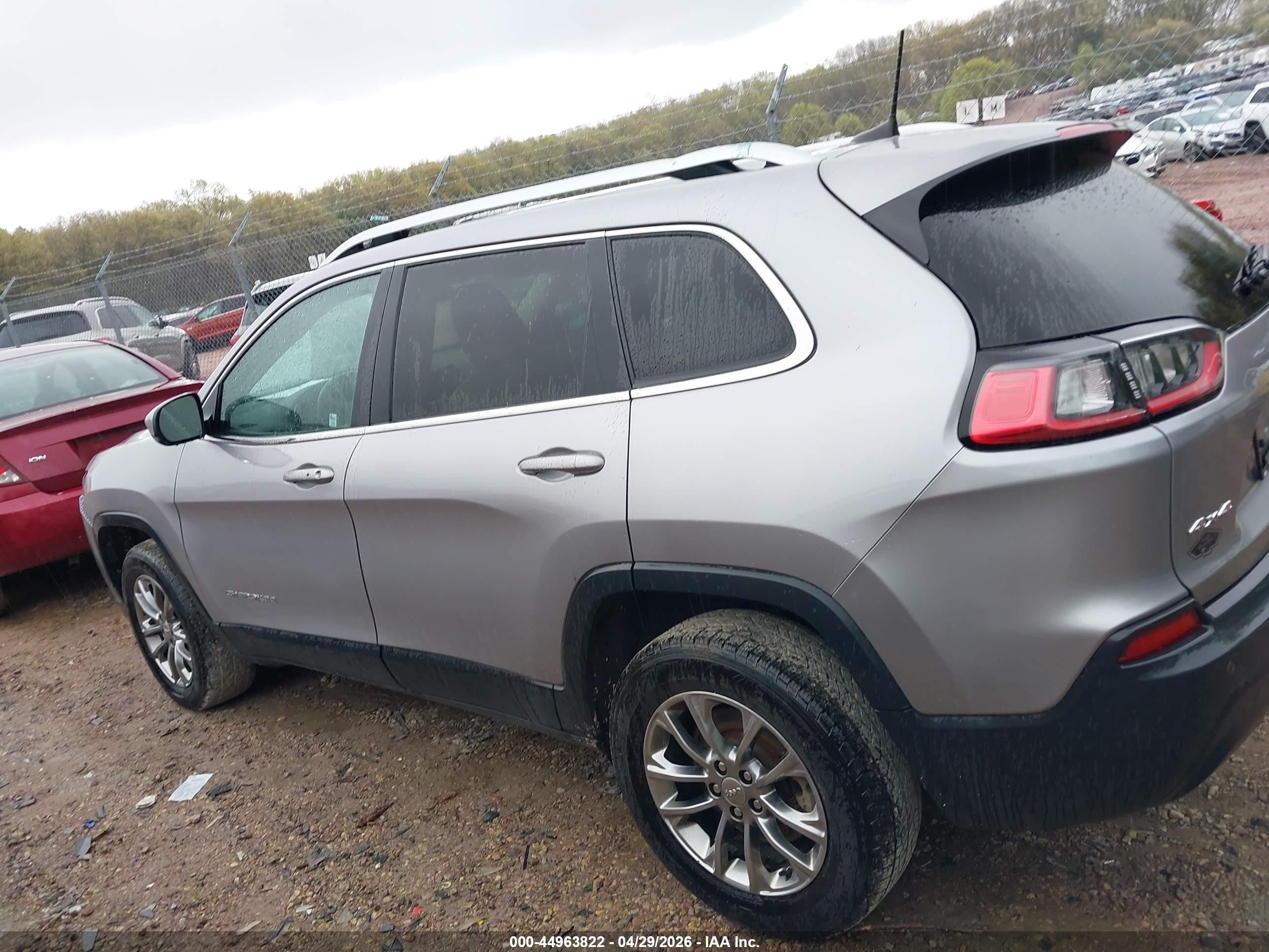 2020 Jeep Cherokee Latitude Plus 4x4 Silver vin: 1C4PJMLB4LD573416