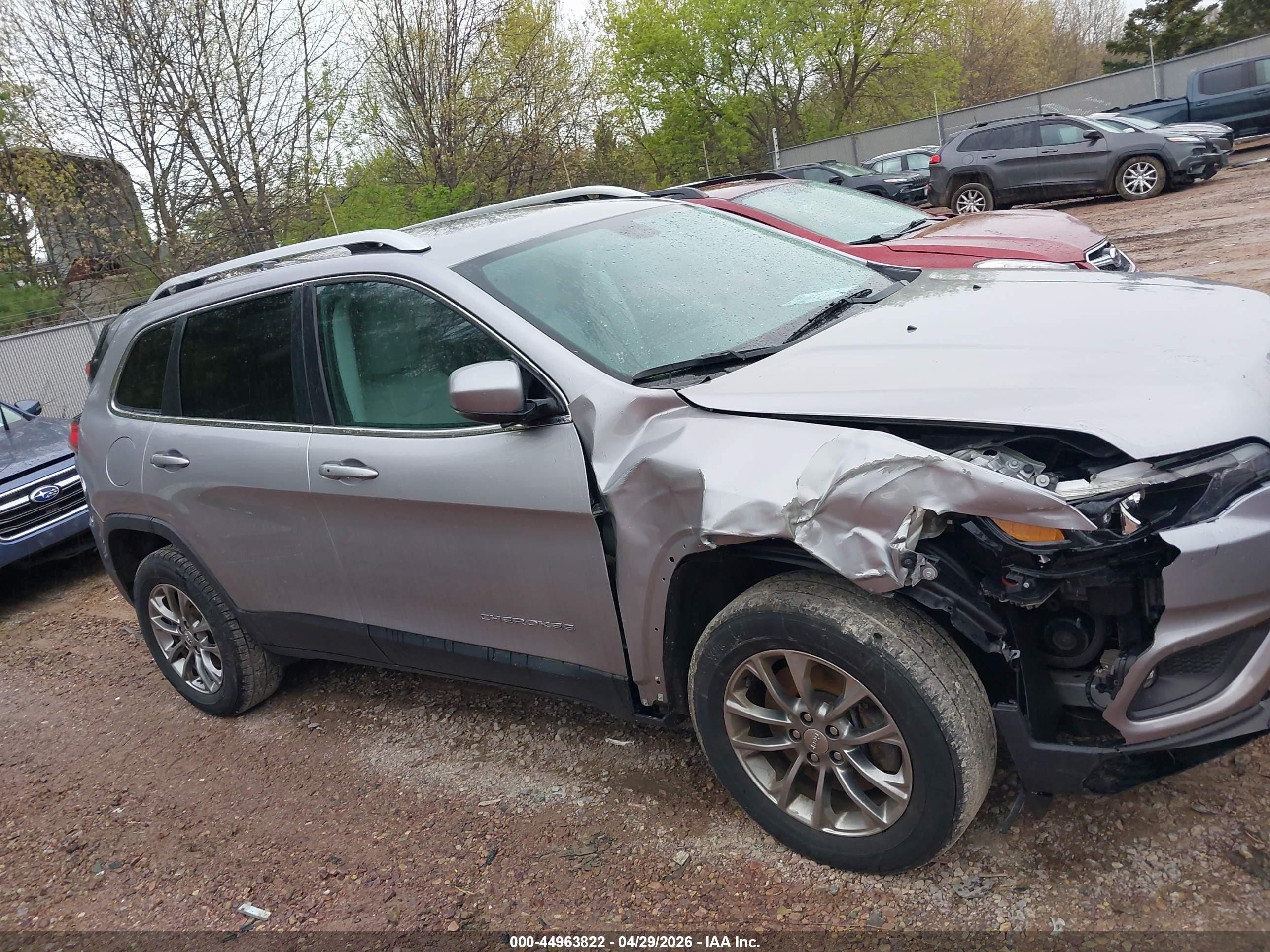 2020 Jeep Cherokee Latitude Plus 4x4 Silver vin: 1C4PJMLB4LD573416