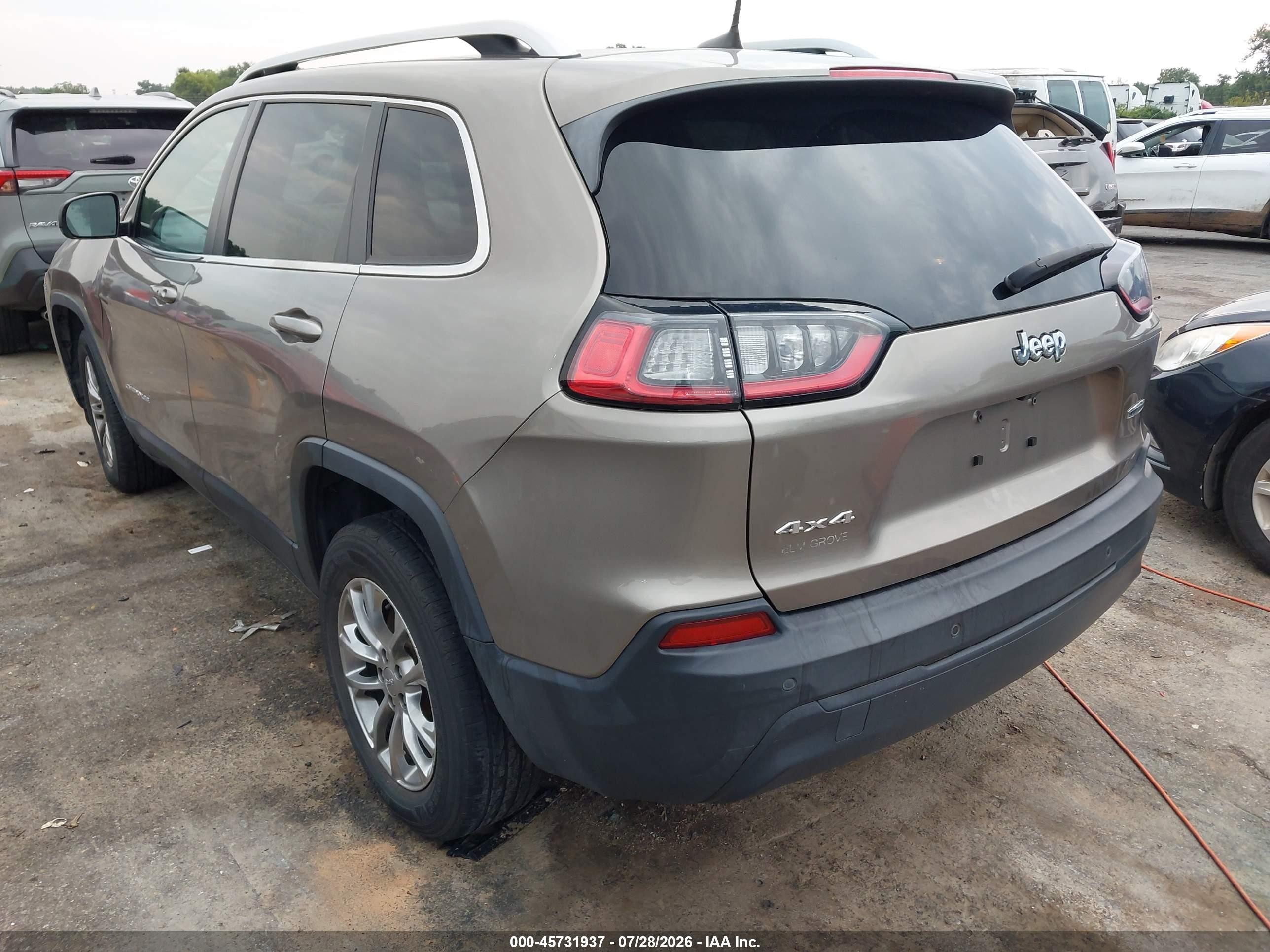2019 Jeep Cherokee Latitude Plus 4x4 Gold vin: 1C4PJMLB5KD254167