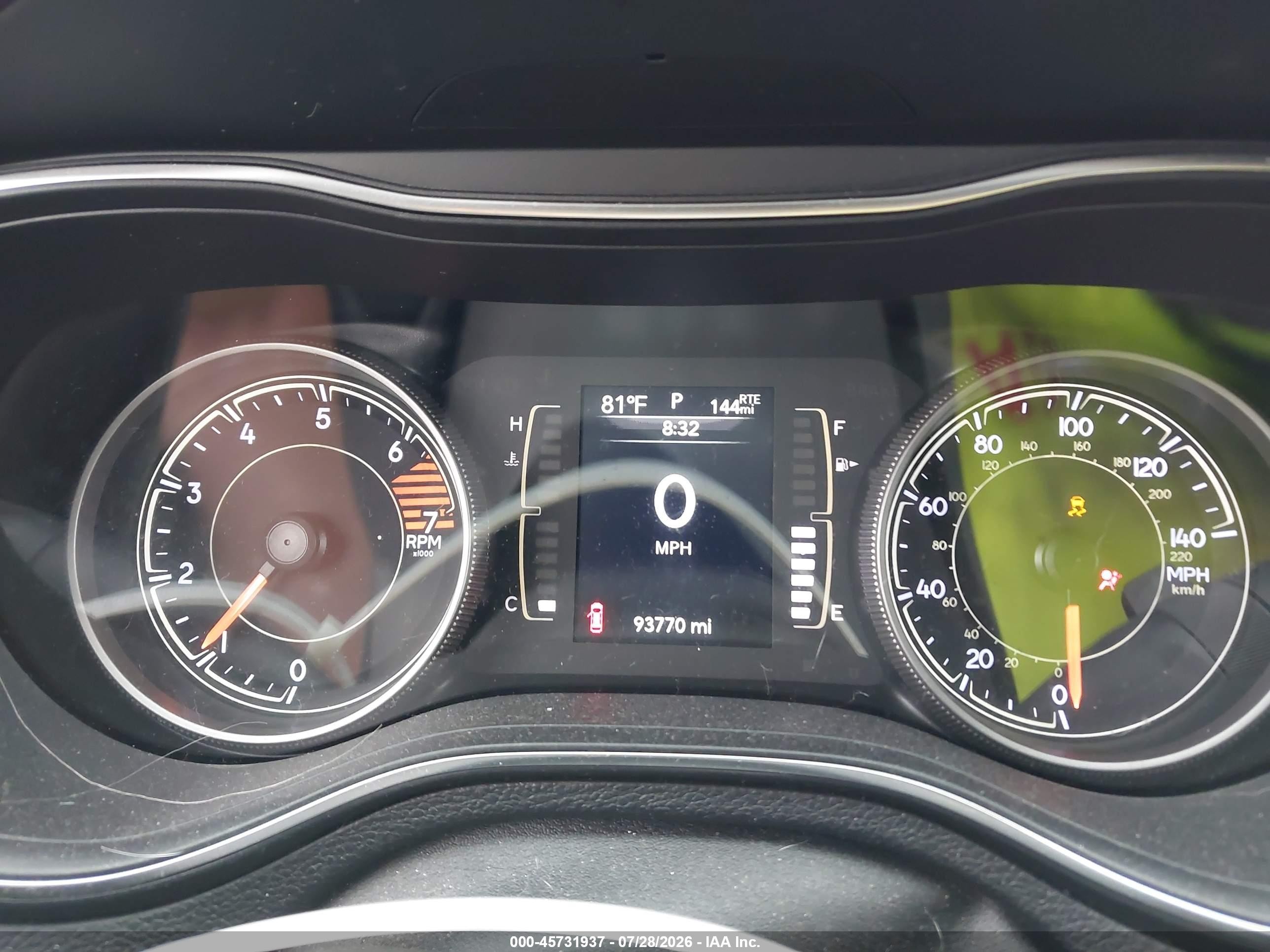 2019 Jeep Cherokee Latitude Plus 4x4 Gold vin: 1C4PJMLB5KD254167