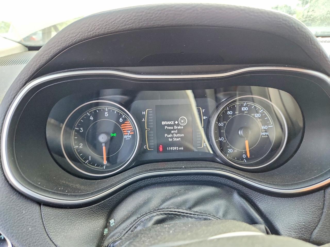 2019 Jeep Cherokee Latitude Plus White vin: 1C4PJMLB5KD400972