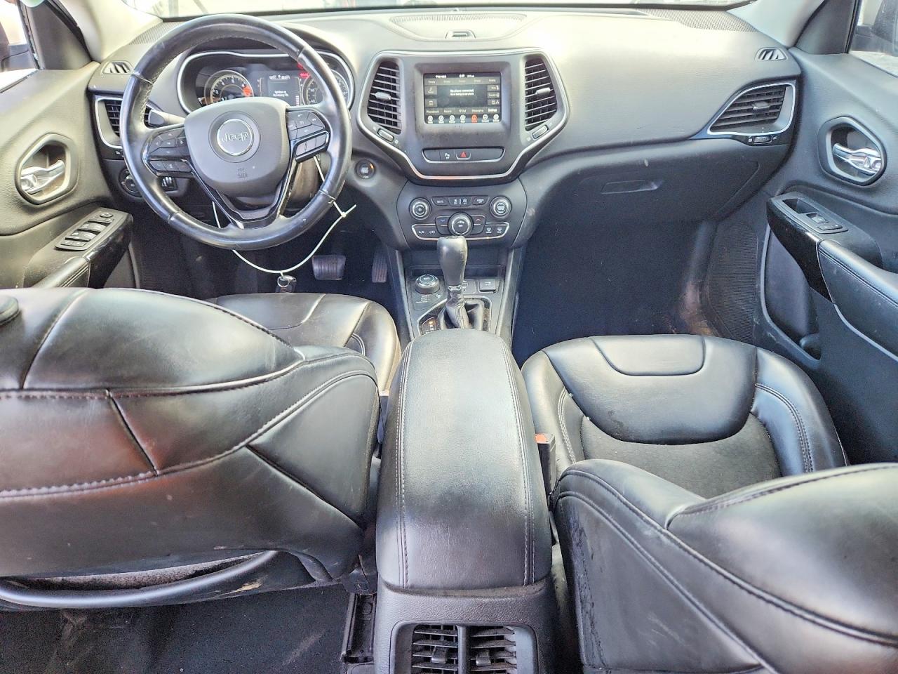 2019 Jeep Cherokee Latitude Plus White vin: 1C4PJMLB5KD400972