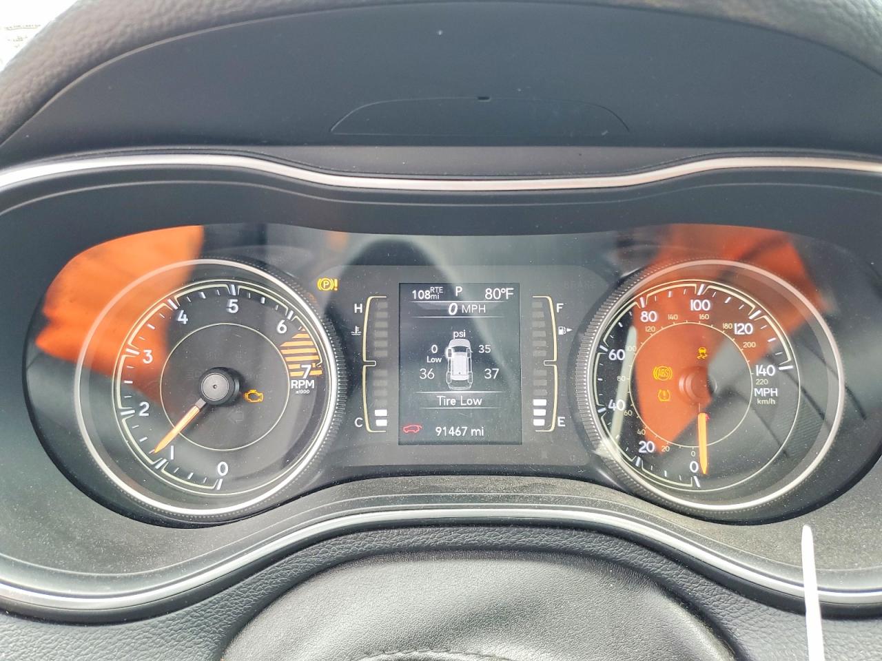 2019 Jeep Cherokee Latitude Plus Silver vin: 1C4PJMLB6KD181567