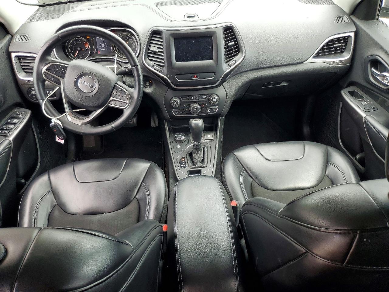 2019 Jeep Cherokee Latitude Plus Silver vin: 1C4PJMLB6KD181567