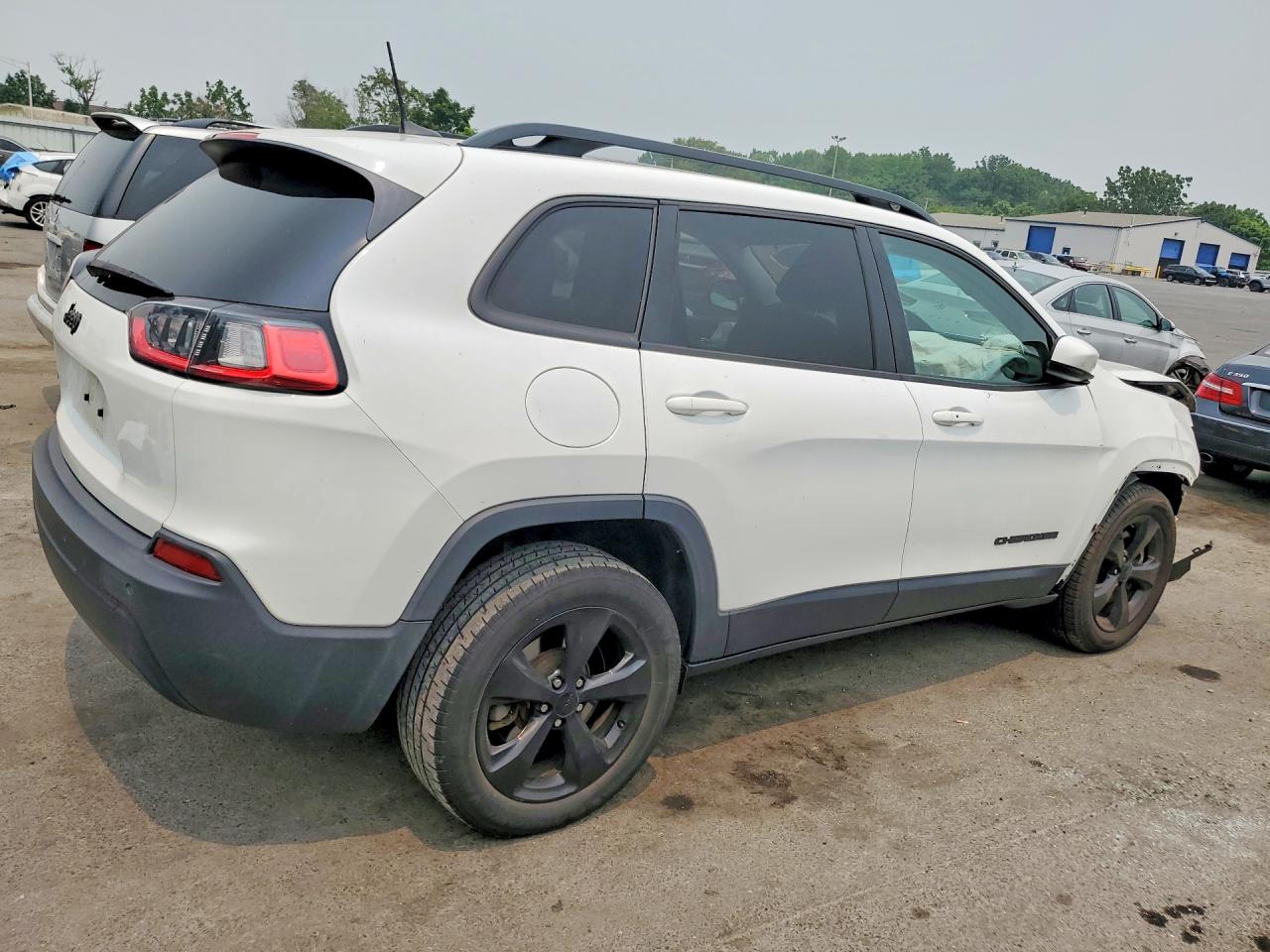 2019 Jeep Cherokee Latitude Plus Белый vin: 1C4PJMLB6KD418011