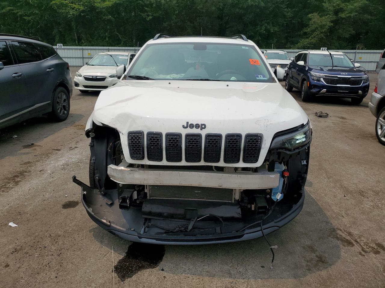 2019 Jeep Cherokee Latitude Plus Белый vin: 1C4PJMLB6KD418011