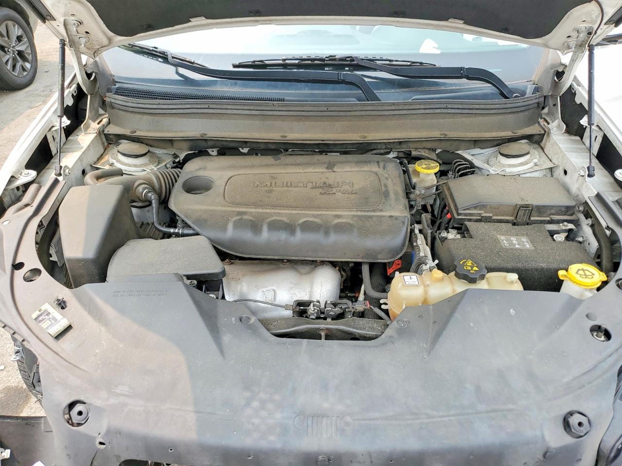 2019 Jeep Cherokee Latitude Plus Белый vin: 1C4PJMLB6KD418011