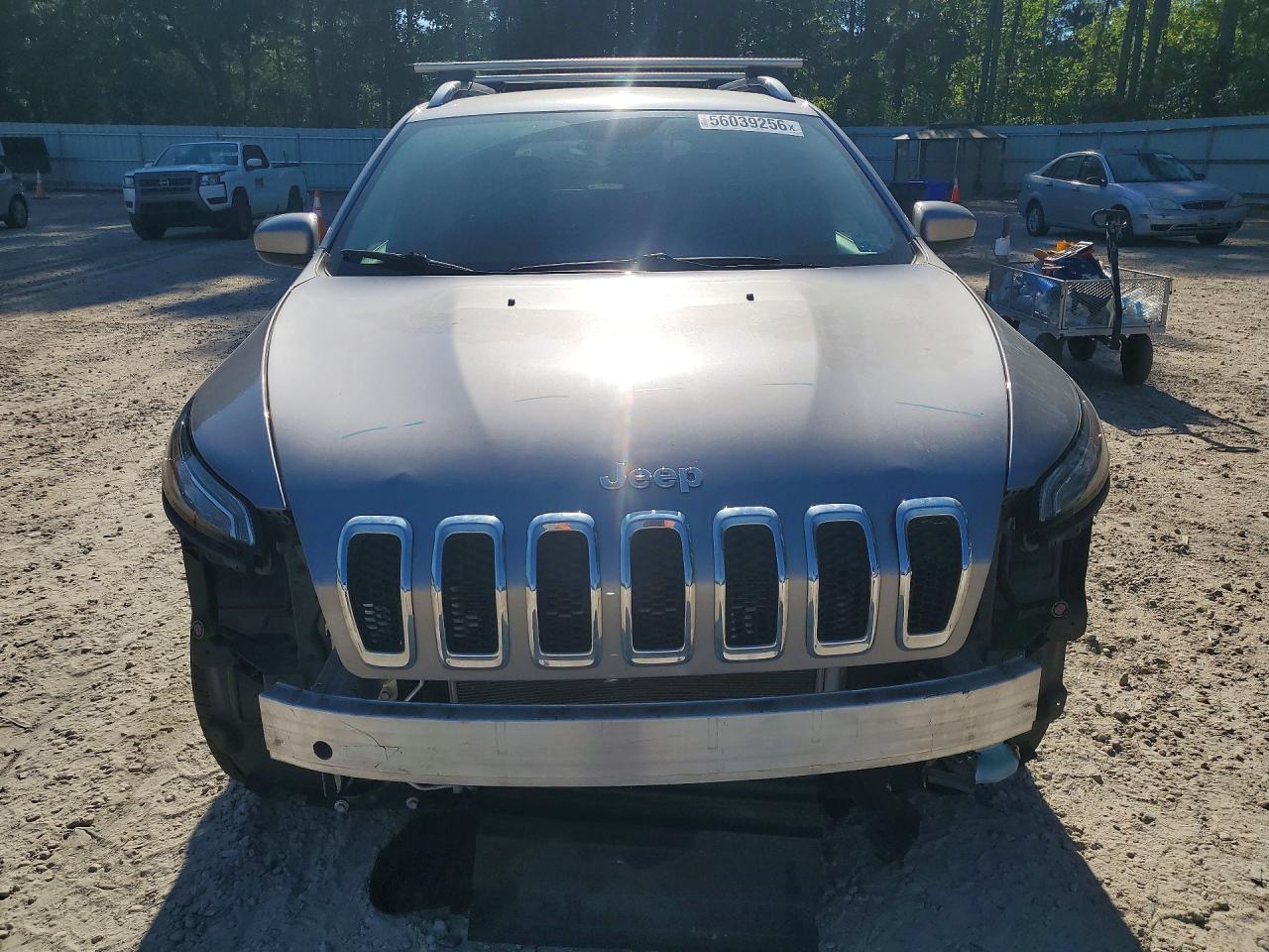 2018 Jeep Cherokee Latitude Plus Silver vin: 1C4PJMLB7JD530265