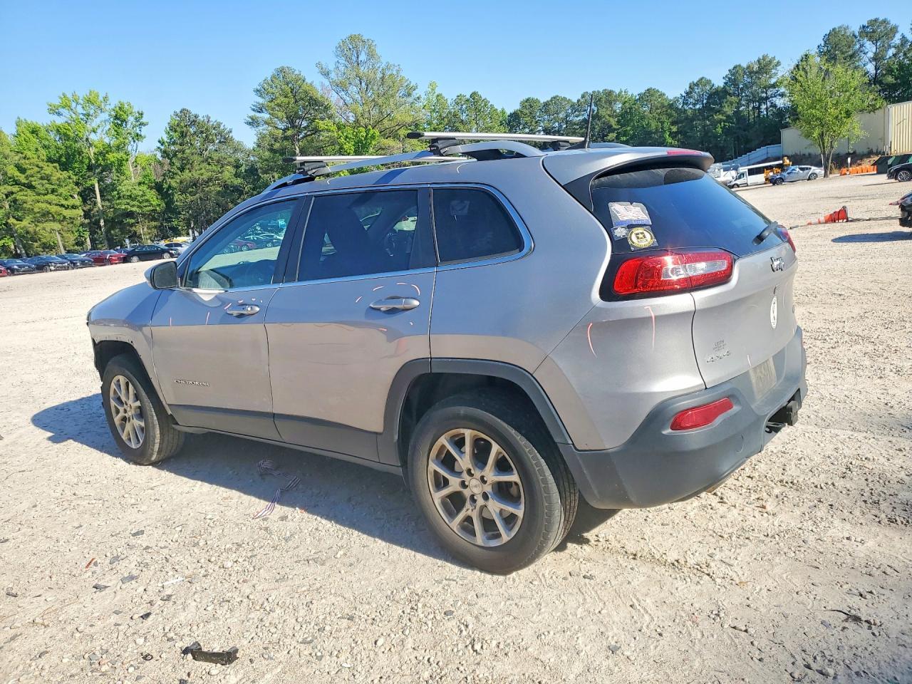 2018 Jeep Cherokee Latitude Plus Silver vin: 1C4PJMLB7JD530265