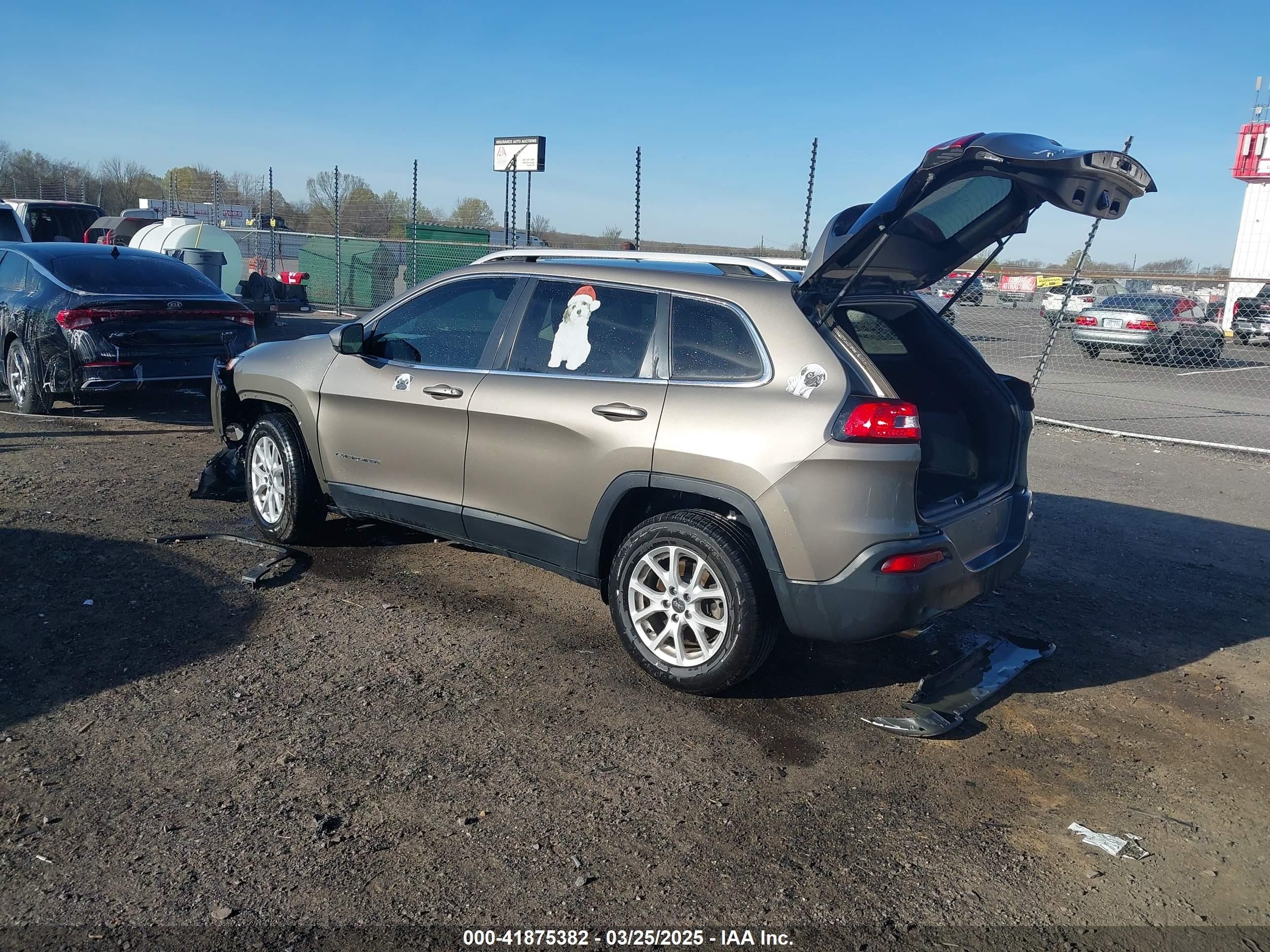 2018 Jeep Cherokee Latitude Plus 4x4 Gray vin: 1C4PJMLB7JD576453
