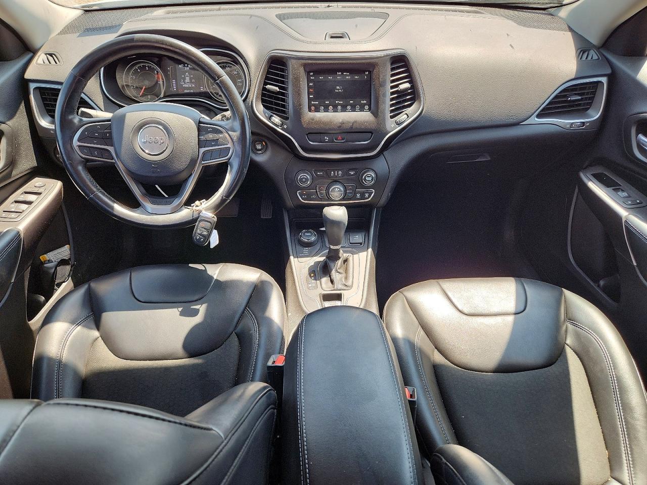 2020 Jeep Cherokee Latitude Plus Белый vin: 1C4PJMLB7LD518491