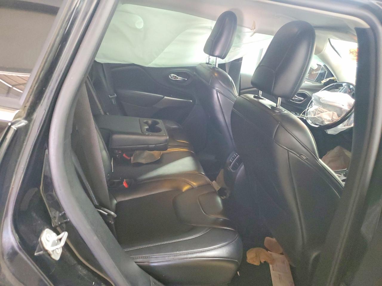 2019 Jeep Cherokee Latitude Plus Black vin: 1C4PJMLB8KD199438