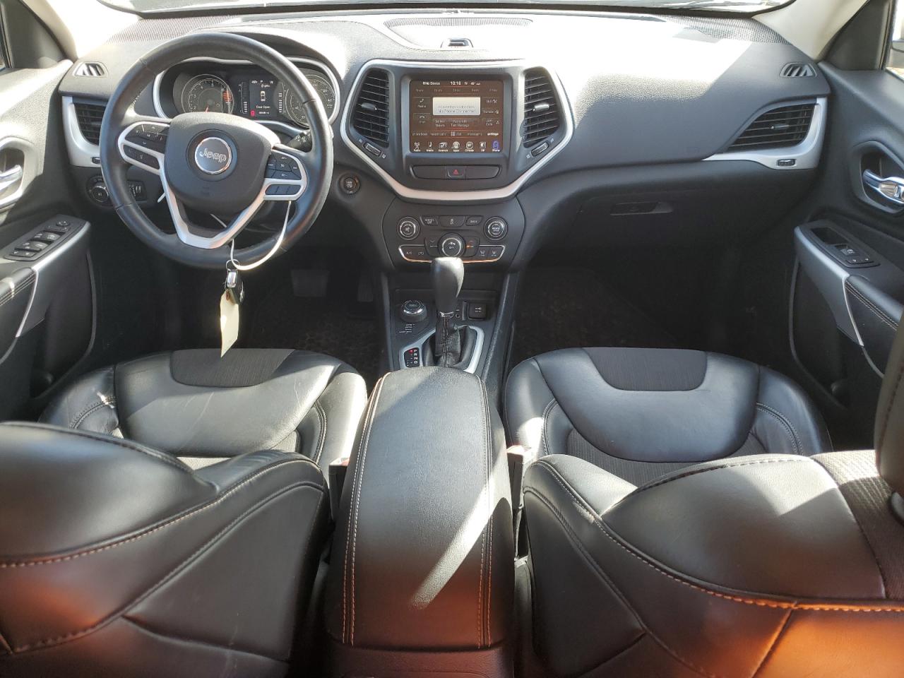 2018 Jeep Cherokee Latitude Plus Серый vin: 1C4PJMLB9JD513645
