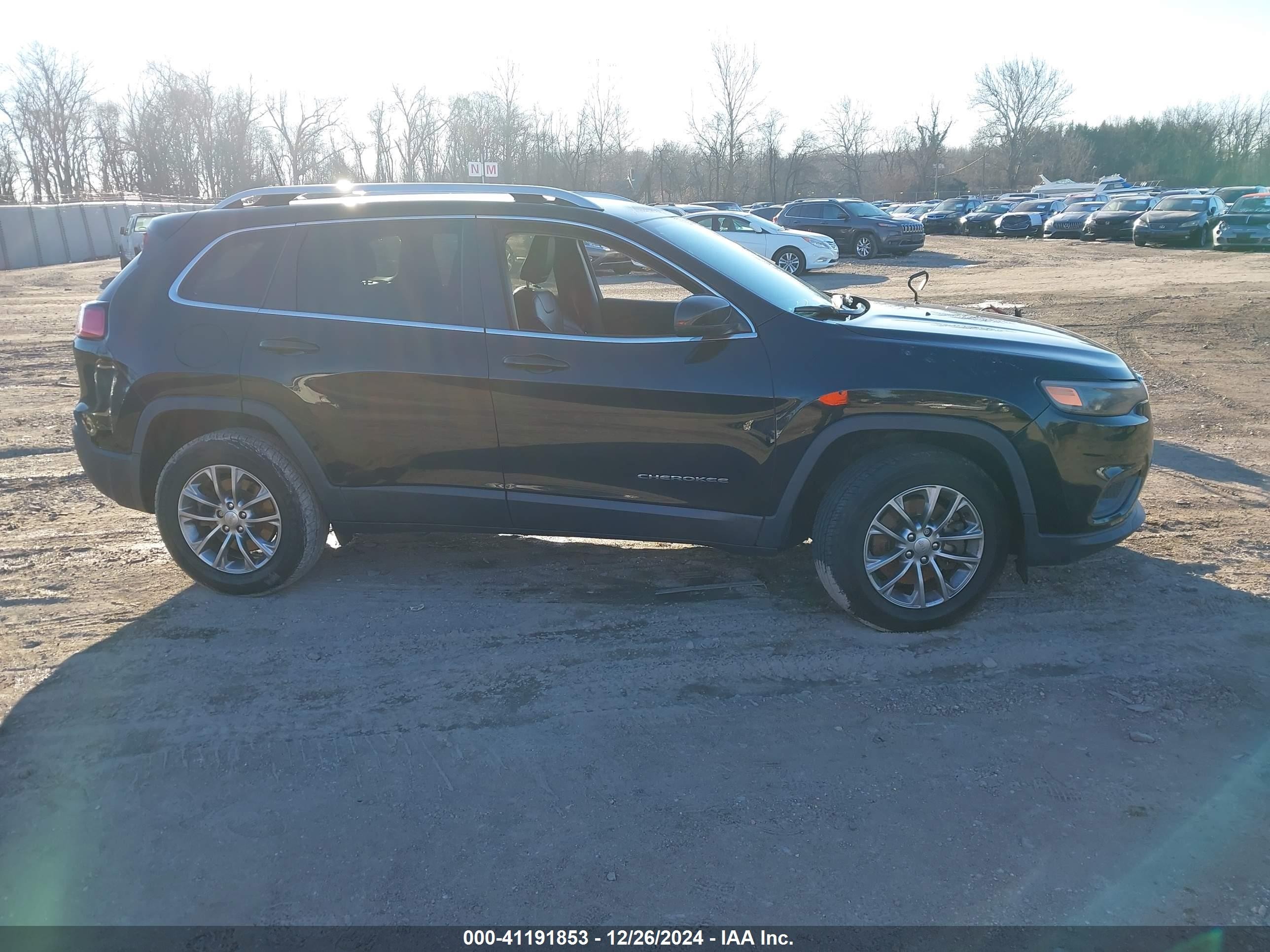 2019 Jeep Cherokee Latitude Plus 4x4 Black vin: 1C4PJMLB9KD351646