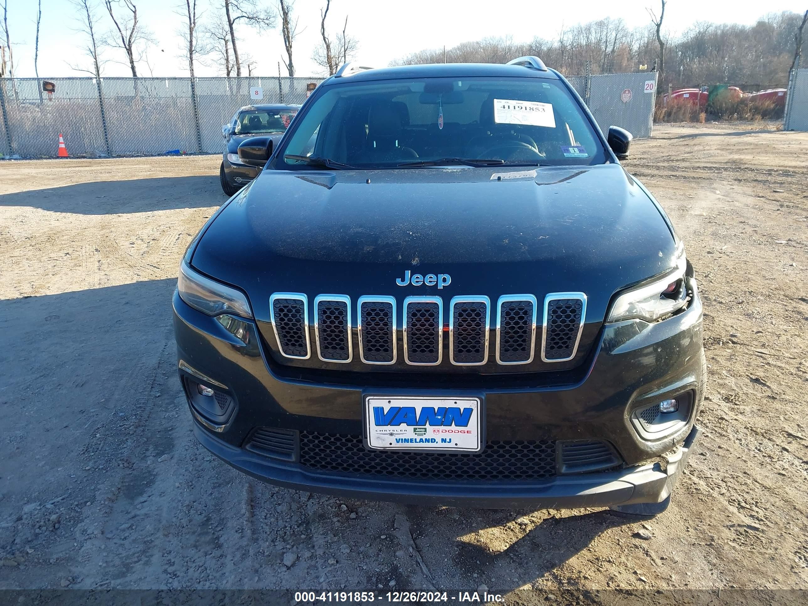 2019 Jeep Cherokee Latitude Plus 4x4 Black vin: 1C4PJMLB9KD351646