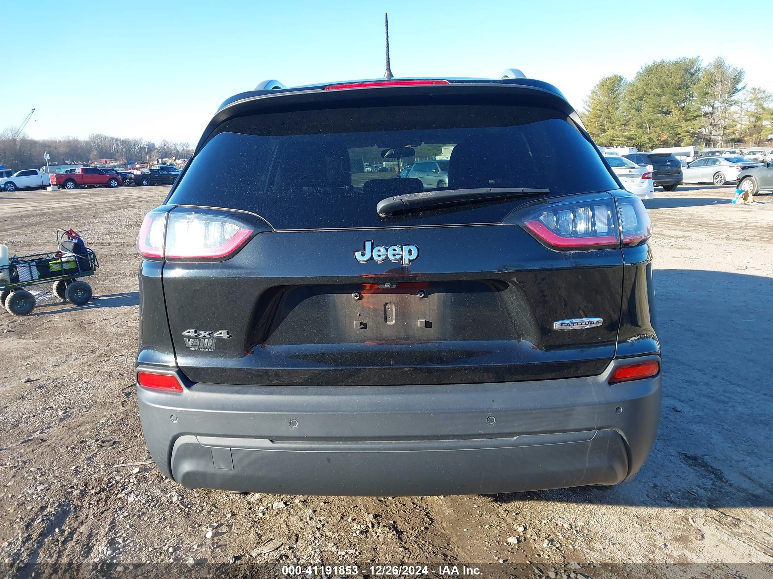 2019 Jeep Cherokee Latitude Plus 4x4 Black vin: 1C4PJMLB9KD351646