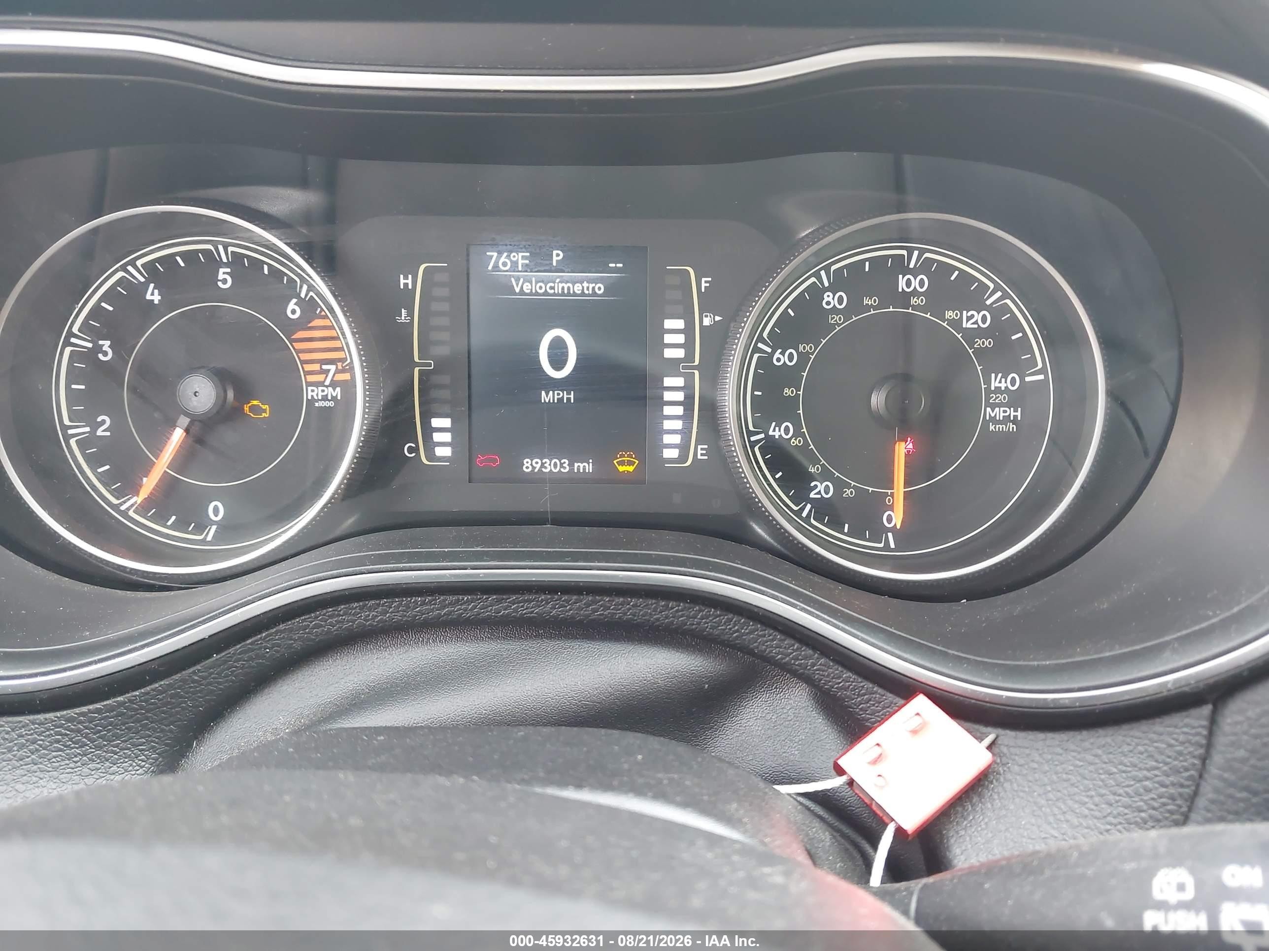 2020 Jeep Cherokee Latitude Plus 4x4 Gray vin: 1C4PJMLB9LD612176