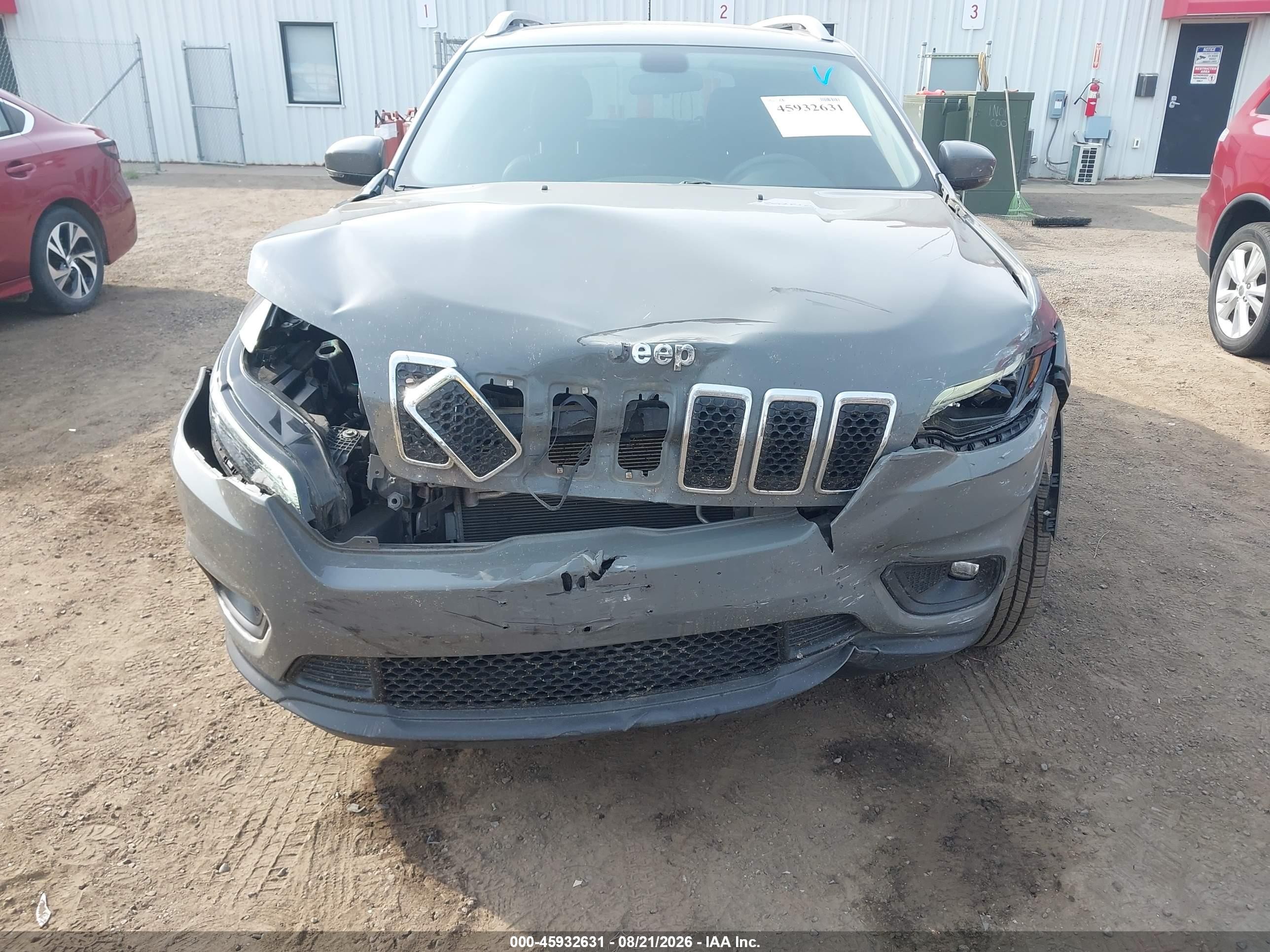 2020 Jeep Cherokee Latitude Plus 4x4 Gray vin: 1C4PJMLB9LD612176