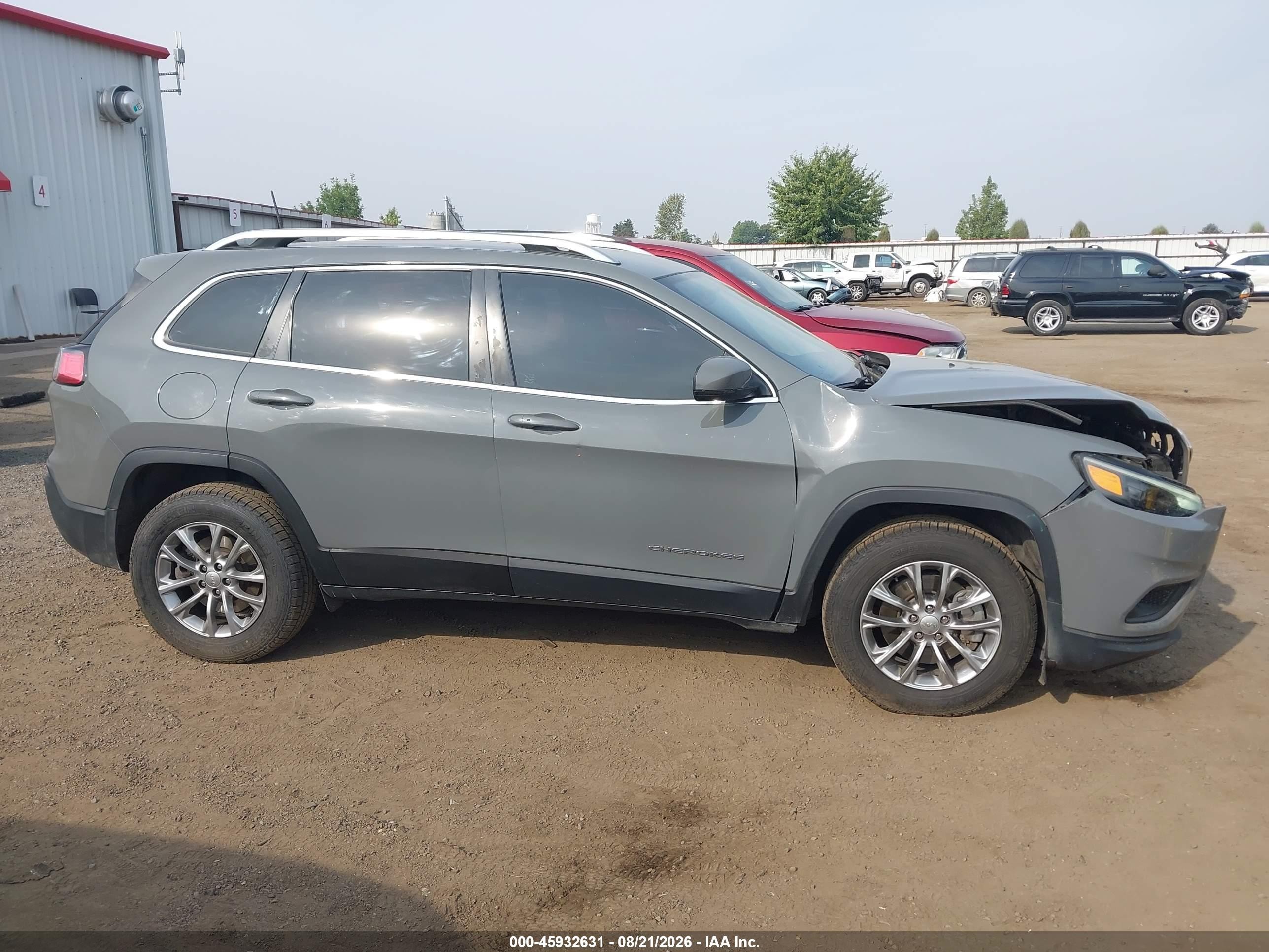 2020 Jeep Cherokee Latitude Plus 4x4 Gray vin: 1C4PJMLB9LD612176