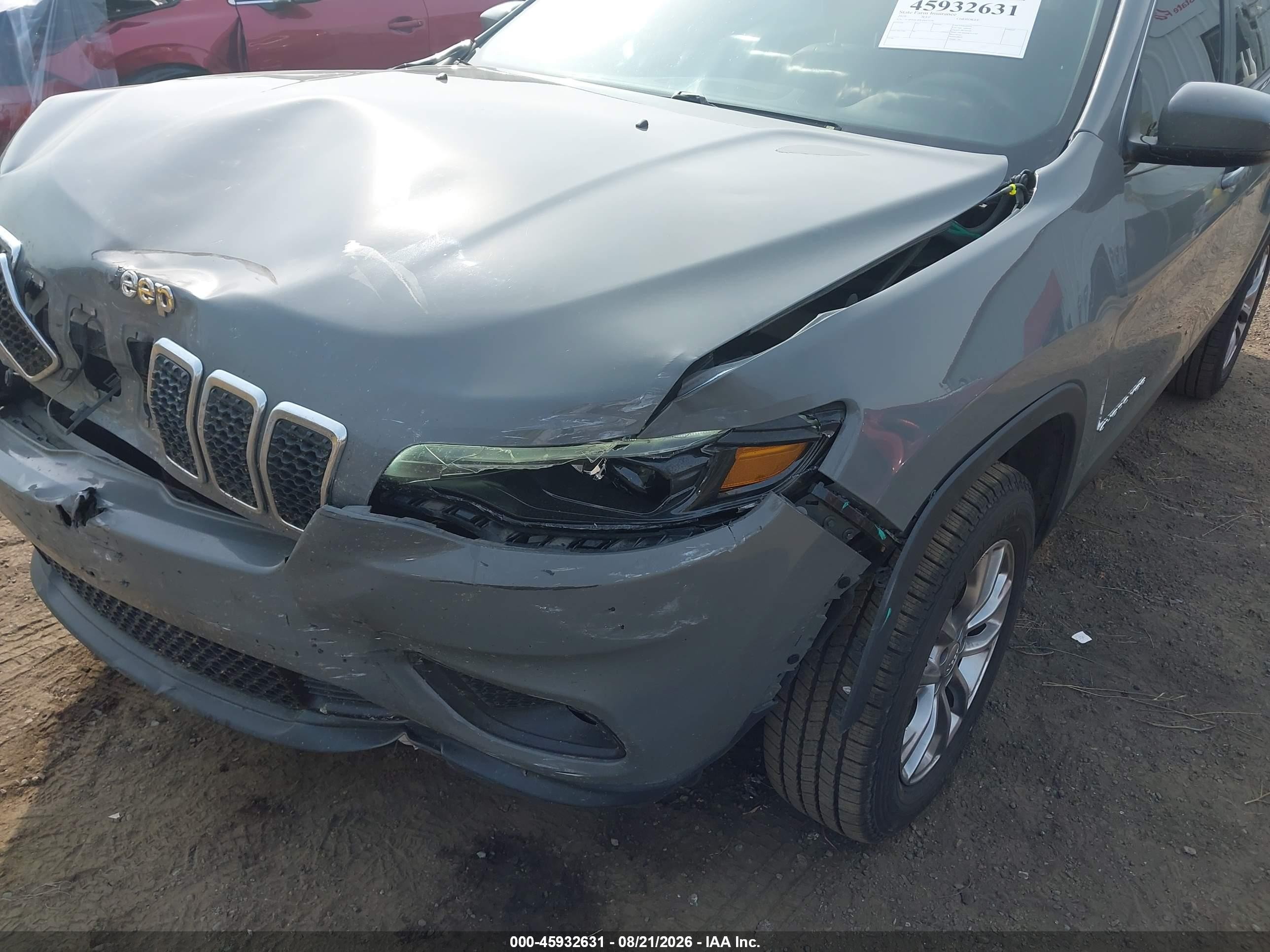 2020 Jeep Cherokee Latitude Plus 4x4 Gray vin: 1C4PJMLB9LD612176