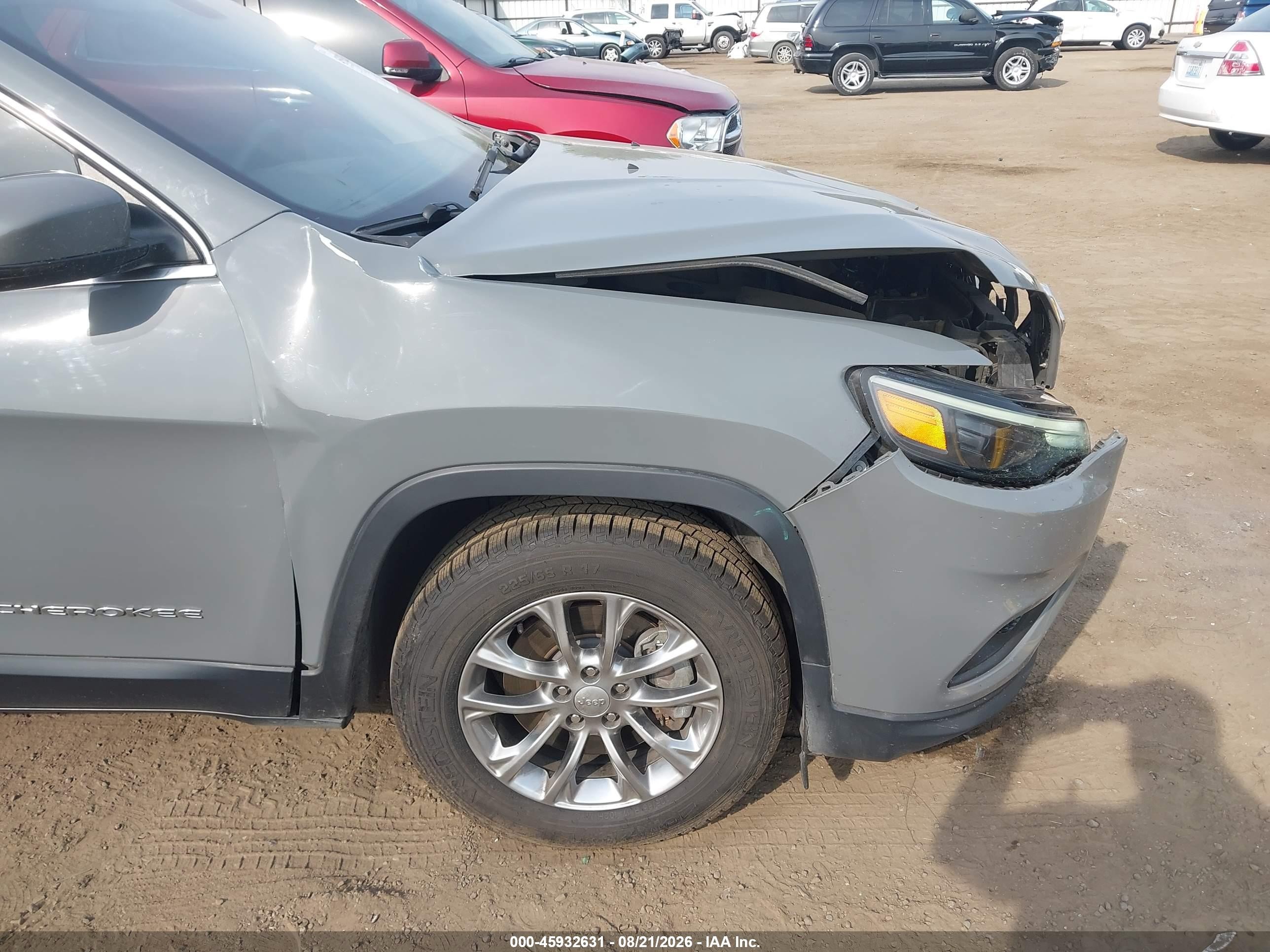 2020 Jeep Cherokee Latitude Plus 4x4 Gray vin: 1C4PJMLB9LD612176