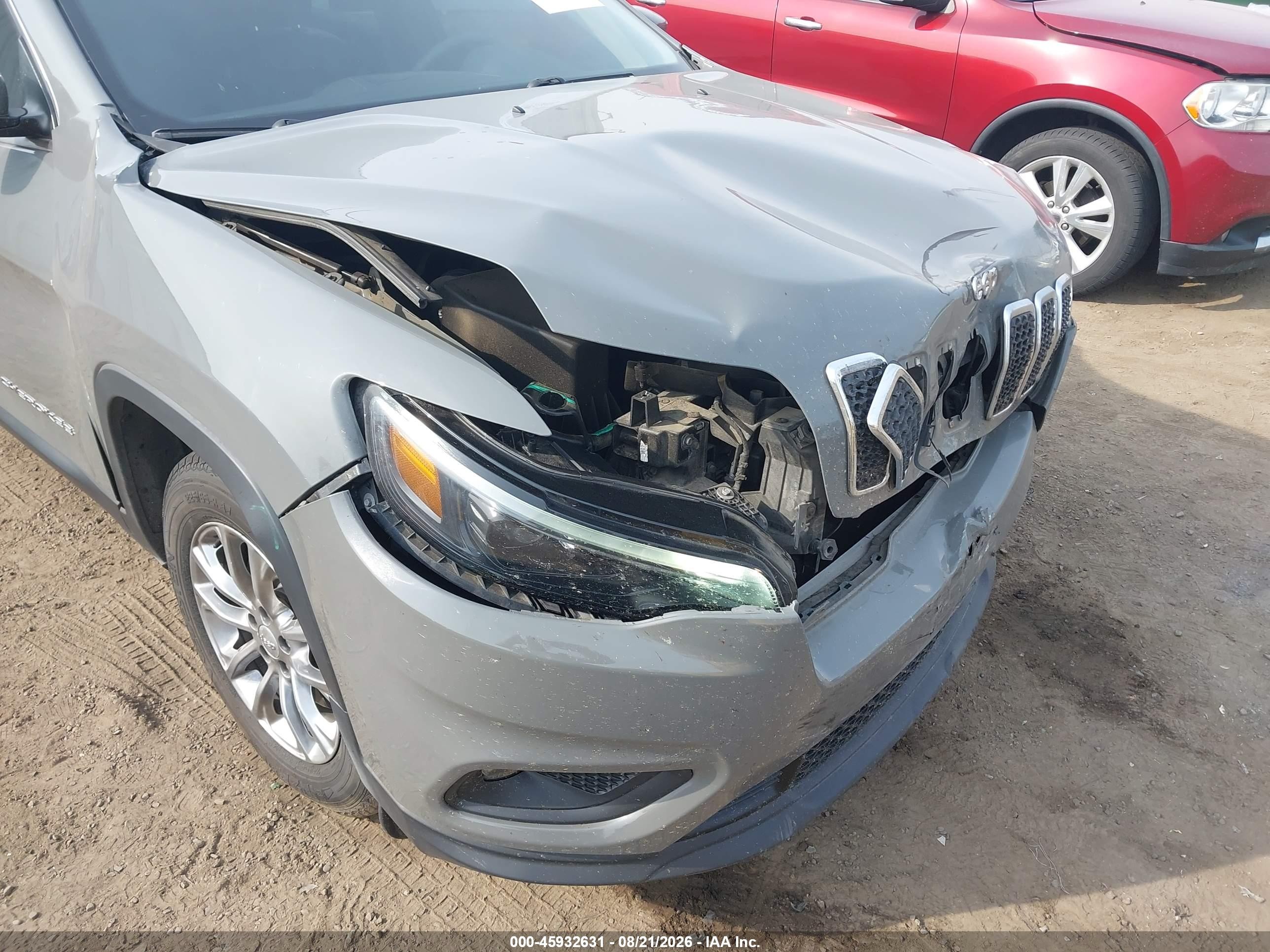 2020 Jeep Cherokee Latitude Plus 4x4 Gray vin: 1C4PJMLB9LD612176