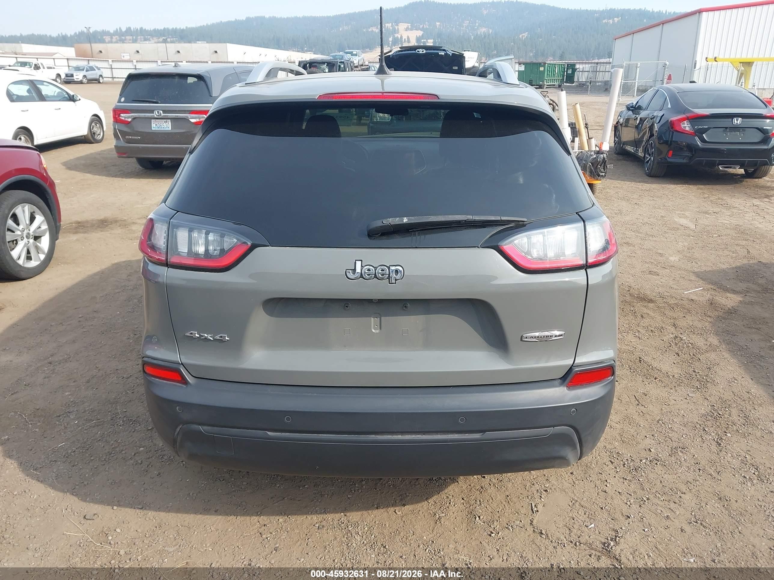 2020 Jeep Cherokee Latitude Plus 4x4 Gray vin: 1C4PJMLB9LD612176