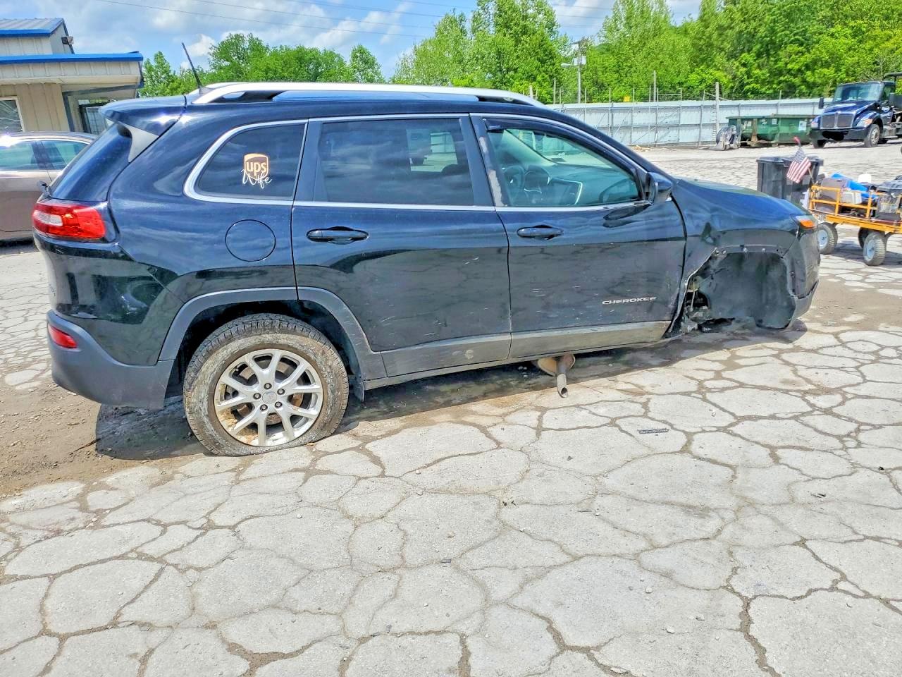 2018 Jeep Cherokee Latitude Plus Black vin: 1C4PJMLBXJD541227