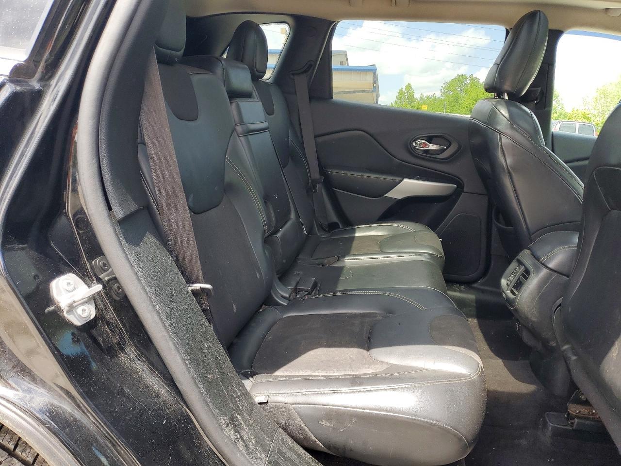 2018 Jeep Cherokee Latitude Plus Black vin: 1C4PJMLBXJD541227
