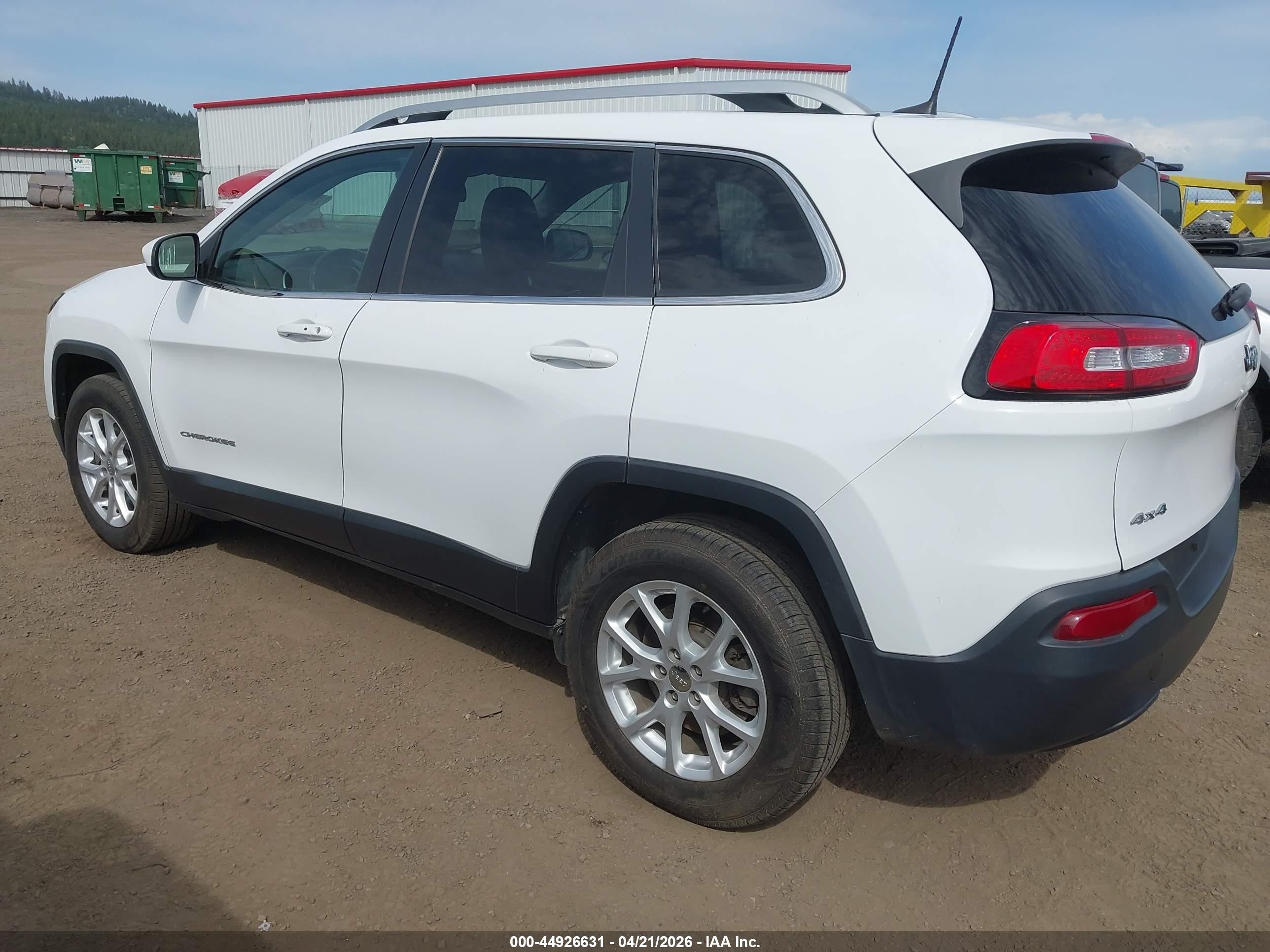 2018 Jeep Cherokee Latitude Plus 4x4 White vin: 1C4PJMLBXJD583459