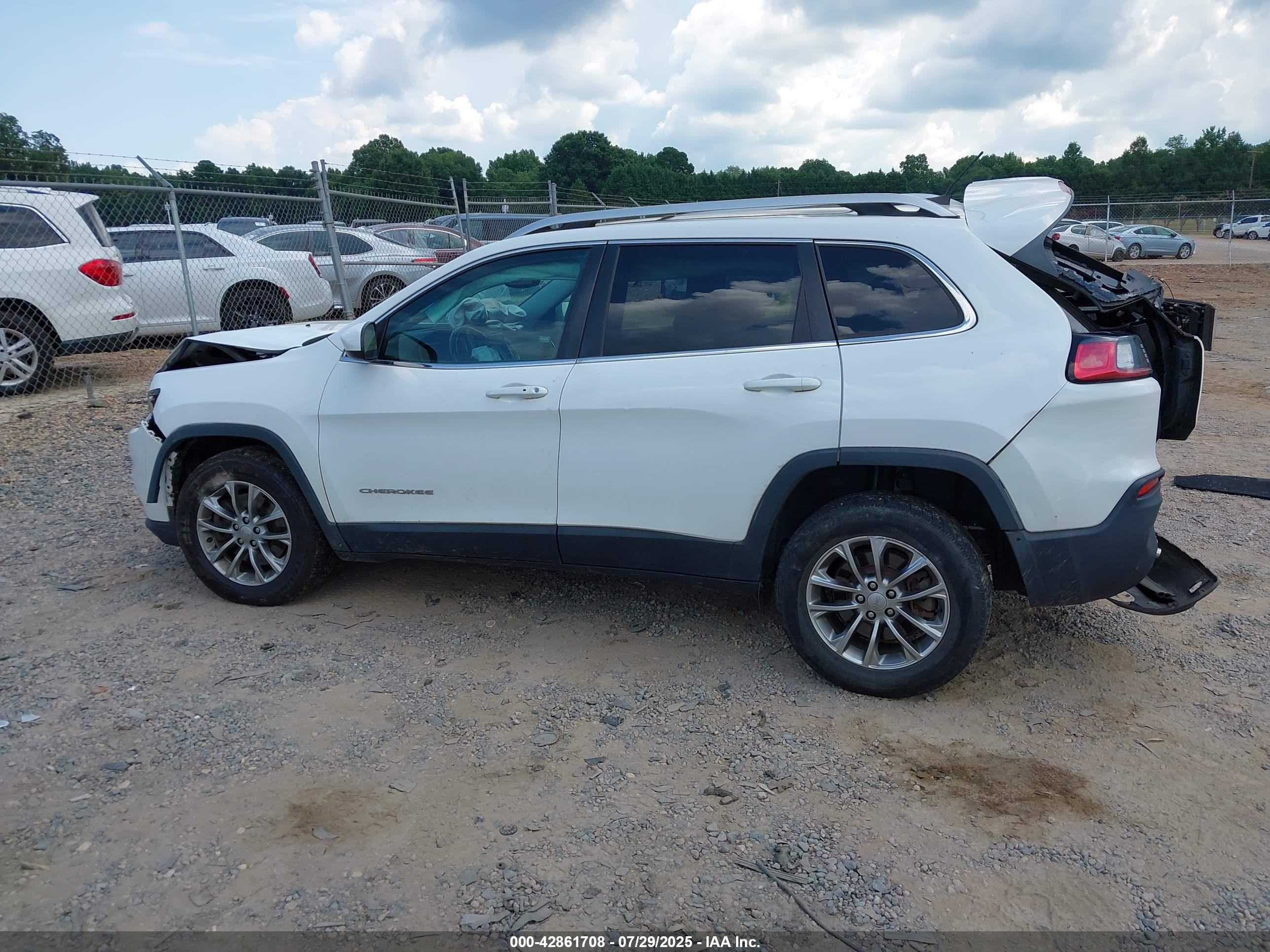 2019 Jeep Cherokee Latitude Plus 4x4 Белый vin: 1C4PJMLBXKD139984