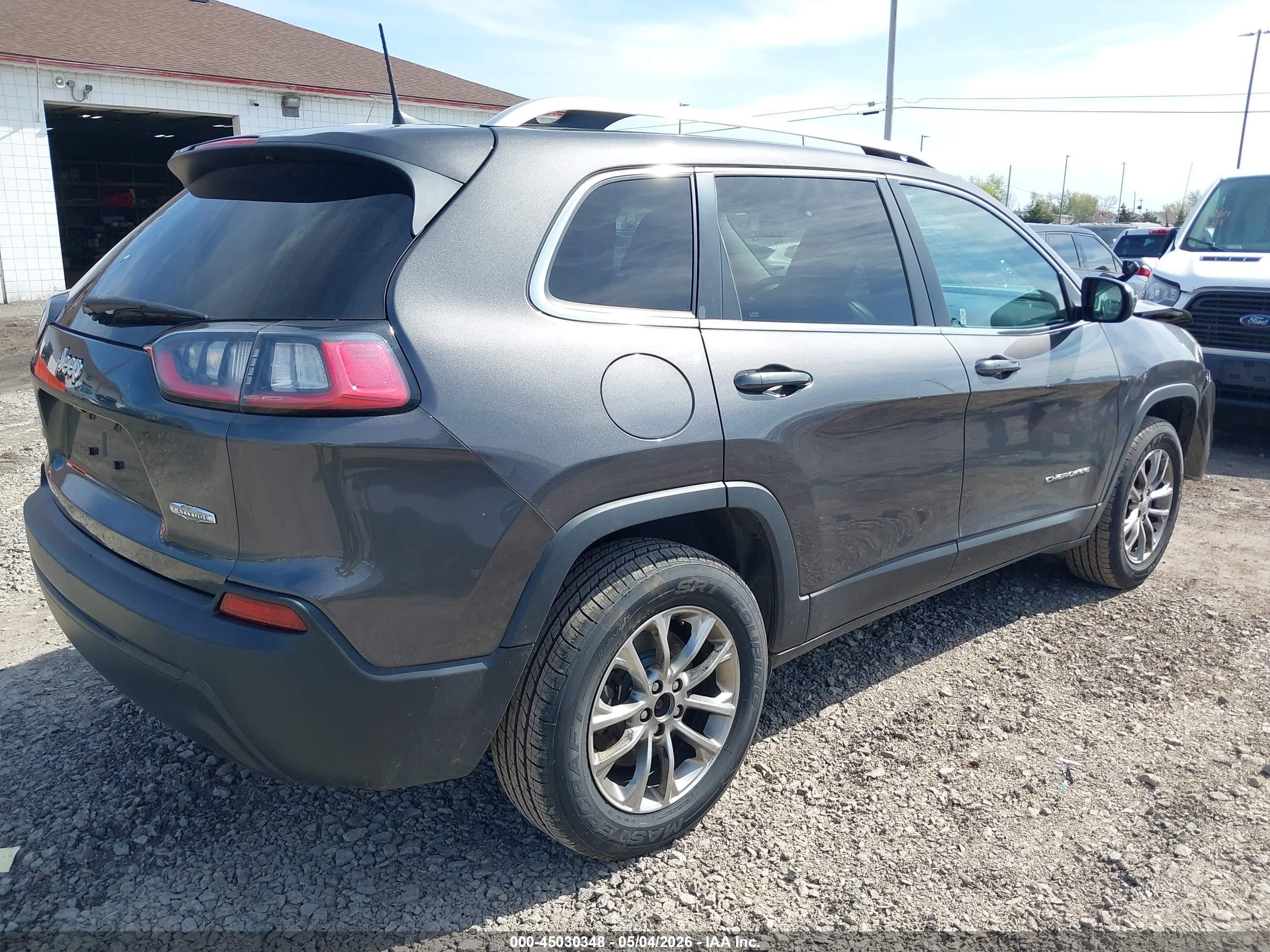 2019 Jeep Cherokee Latitude Plus 4x4 Gray vin: 1C4PJMLBXKD195018