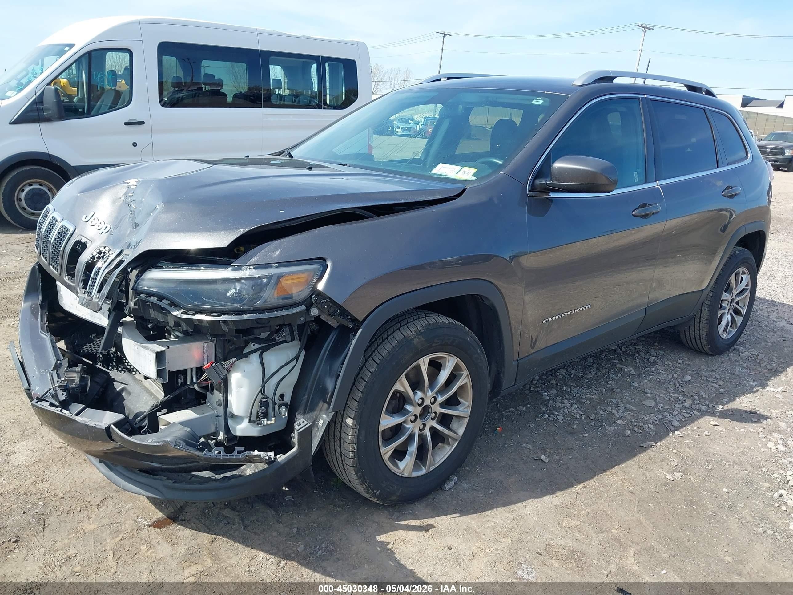 2019 Jeep Cherokee Latitude Plus 4x4 Gray vin: 1C4PJMLBXKD195018
